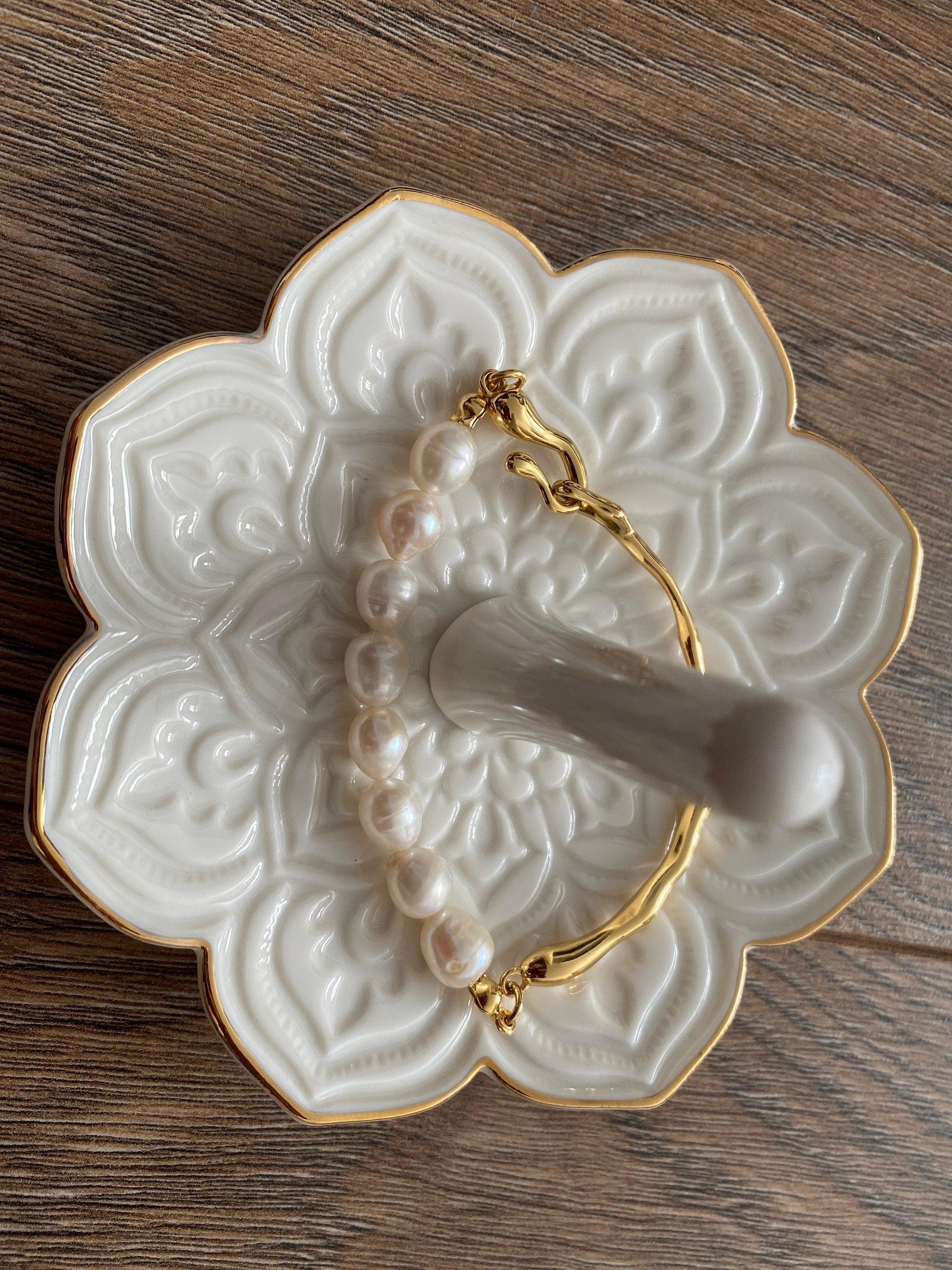 Elegant Korean Freshwater Pearl Bracelet with 18K Gold Clasp - Lustrous Bangle for Her