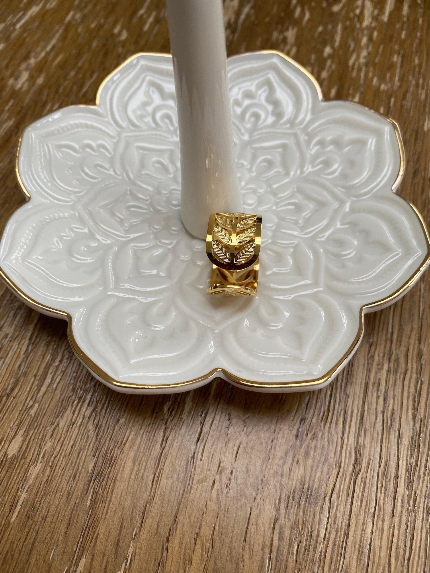 Rare Design Dome Round Turquoise Hollowed Leaf Rings for Her in 14k Gold