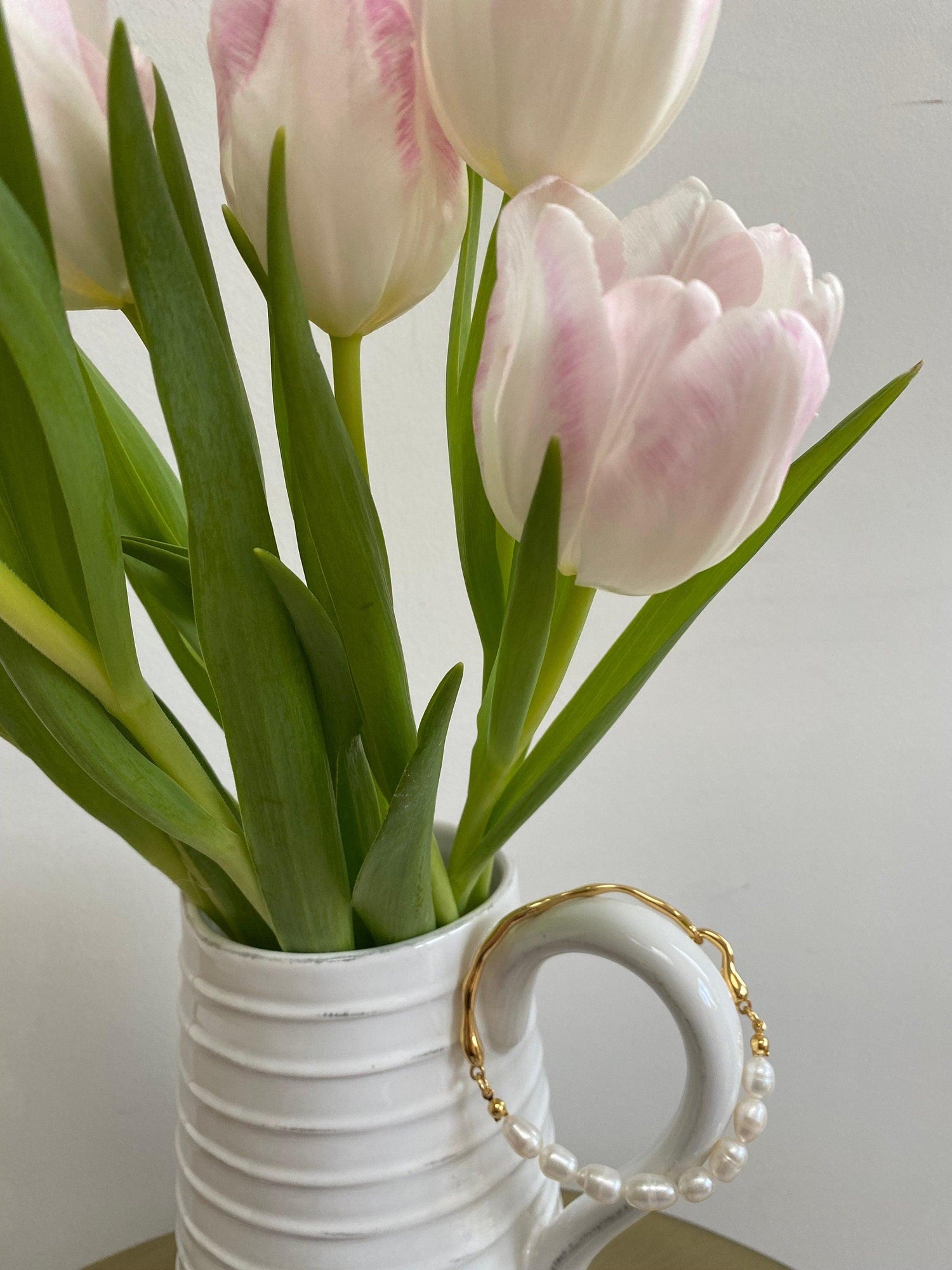 Elegant Korean Freshwater Pearl Bracelet with 18K Gold Clasp - Lustrous Bangle for Her