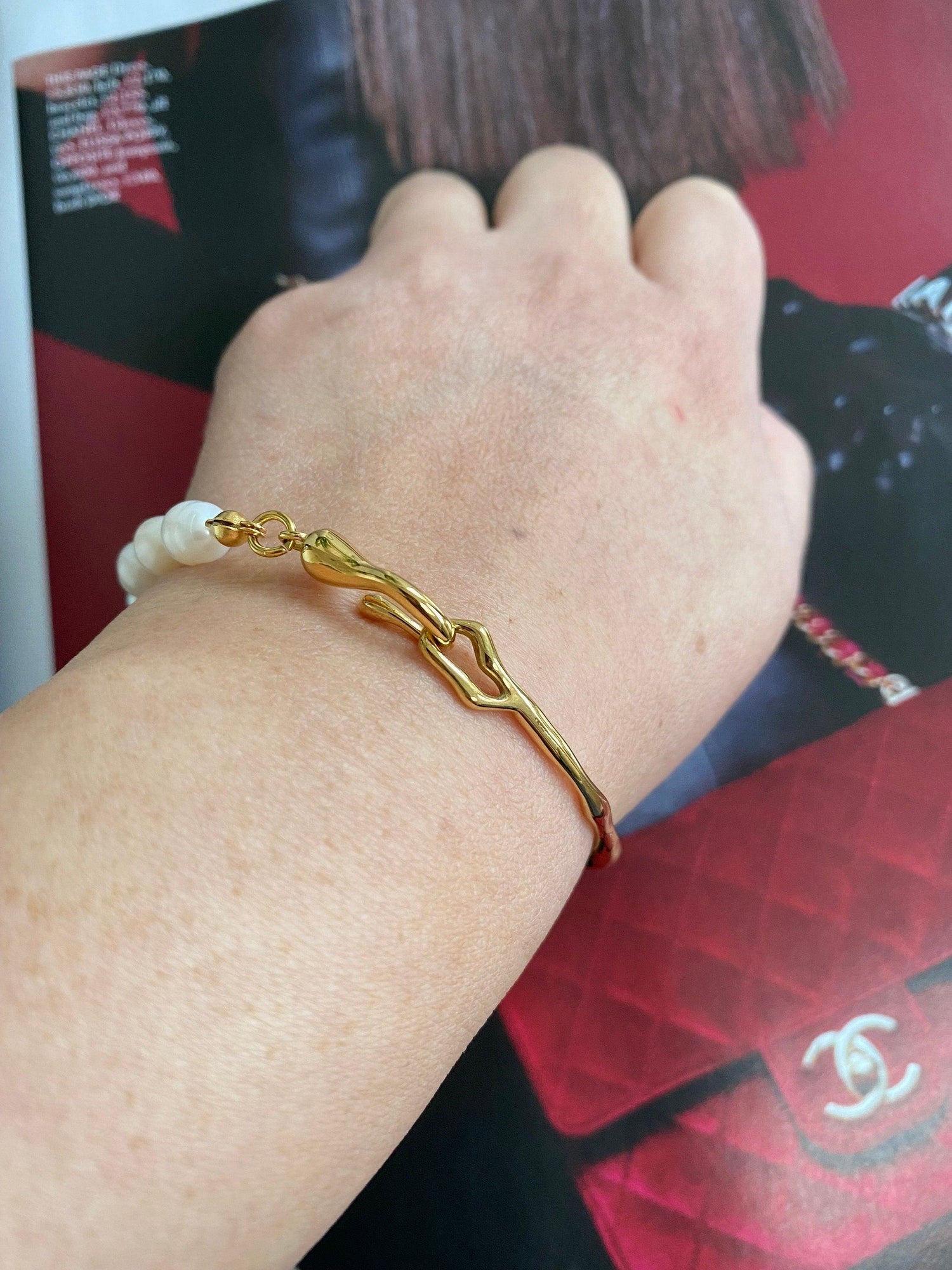 Elegant Korean Freshwater Pearl Bracelet with 18K Gold Clasp - Lustrous Bangle for Her
