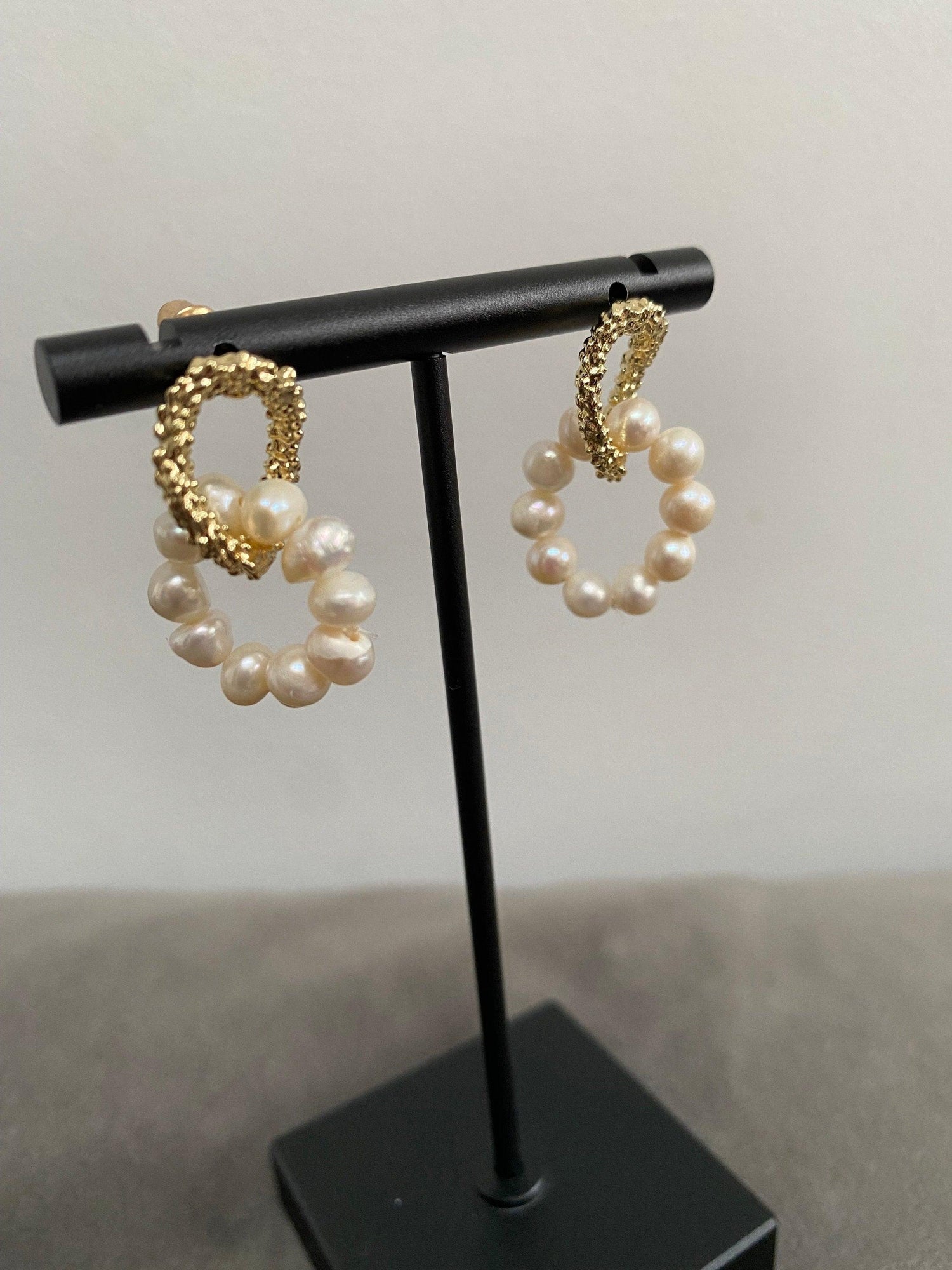 Charming 18K Gold Mini Pearl Hoop Dangle Earrings for Women