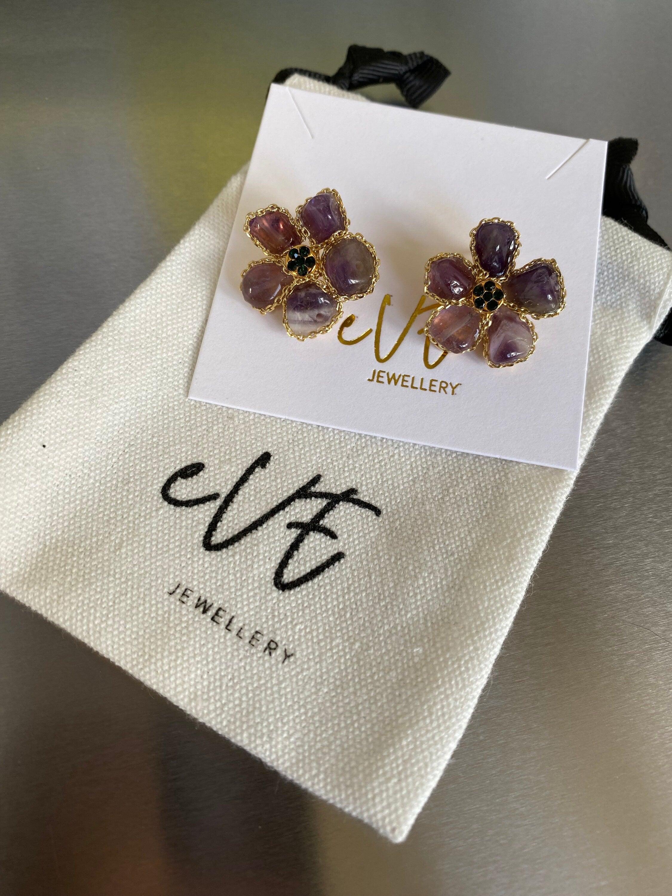 Flower Purple Amethyst Crystal Earrings, Tiny Curb Chain Charm Earrings, Pedal Rich Purple Stone Earrings, Raw Stone Stud Earrings for Her.