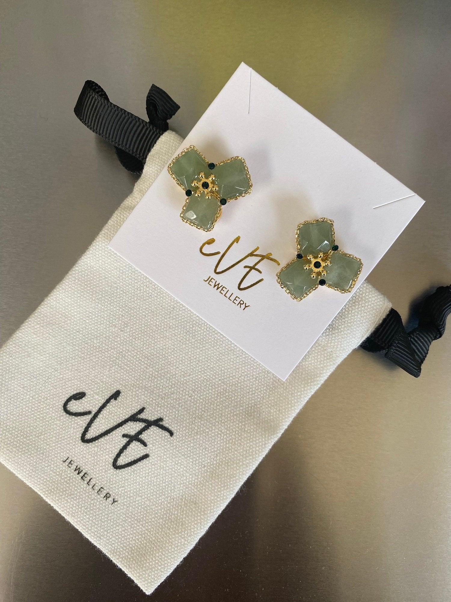 Retro Green Tiny Beaded Statement Earrings, Elegant Flower Paperclip chain Earrings for Her, Green Stone Dedicated Stud Earrings. 18K gold