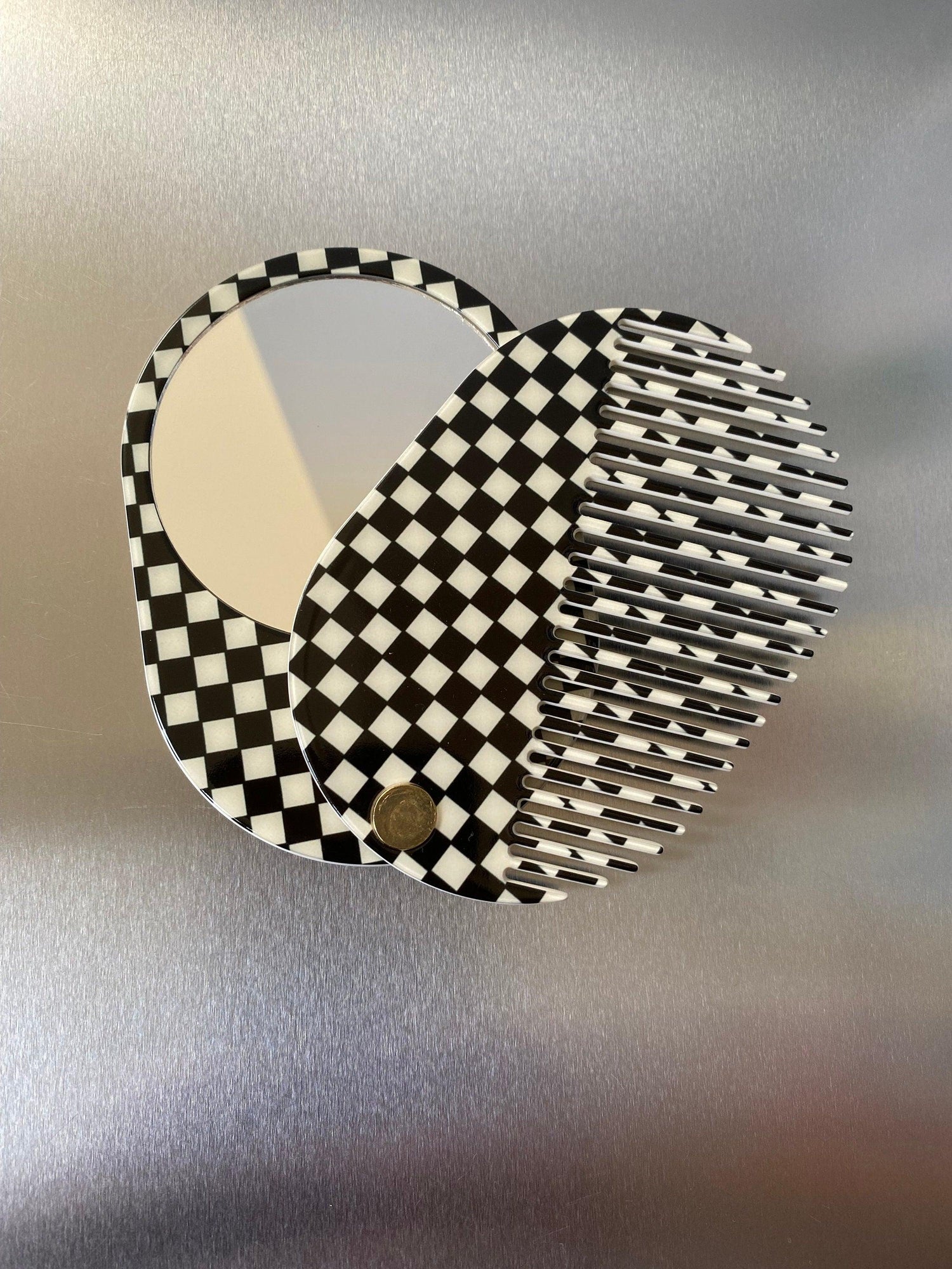 Retro Checkered Folding Mirror and Mini Slide Hair Comb Compact Set, Portable Handheld Mirror Checkerboard Design