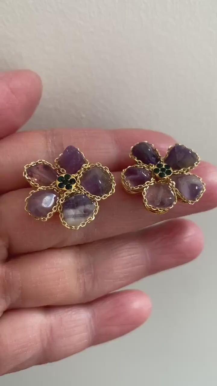 Flower Purple Amethyst Crystal Earrings, Tiny Curb Chain Charm Earrings, Pedal Rich Purple Stone Earrings, Raw Stone Stud Earrings for Her.