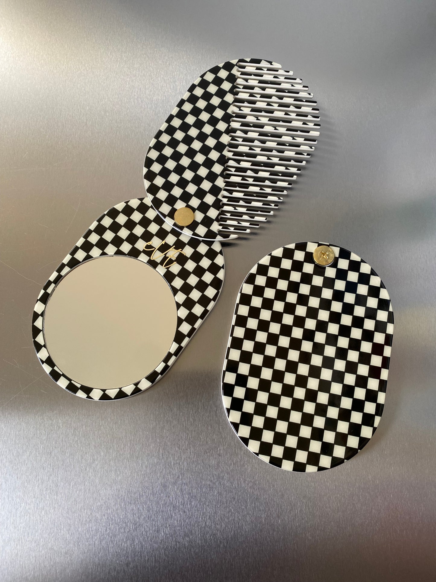 Retro Checkered Folding Compact with Mirror and Hair Comb, Portable Handcrafted Checkerboard Design