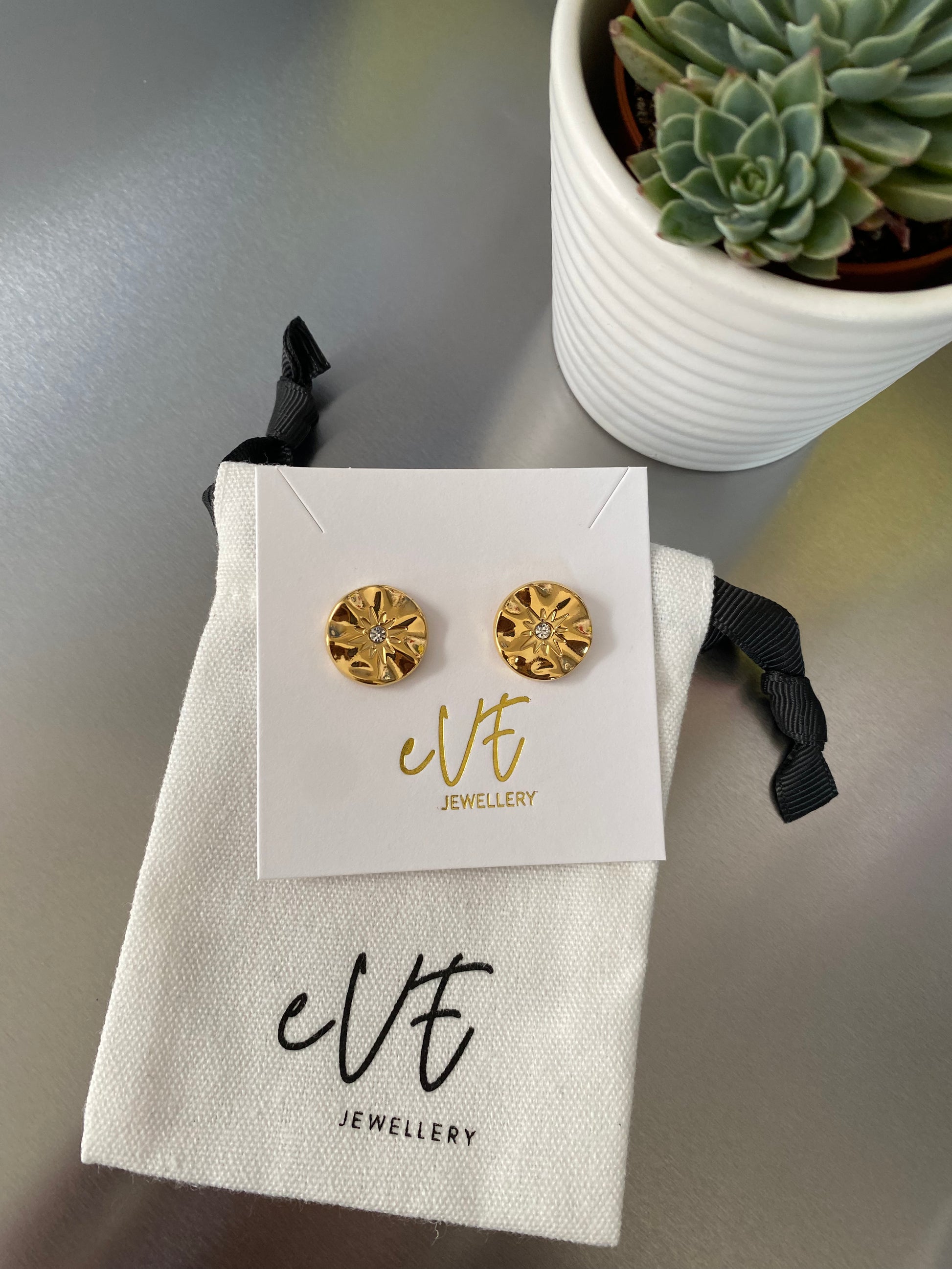 Cute Charm Button Stud Earring, Classic Versatile Star Stud Earring, Bling Zircon Circle Stud Earring, 18K Gold, Perfect for Everyday Wear eVE United Kingdom