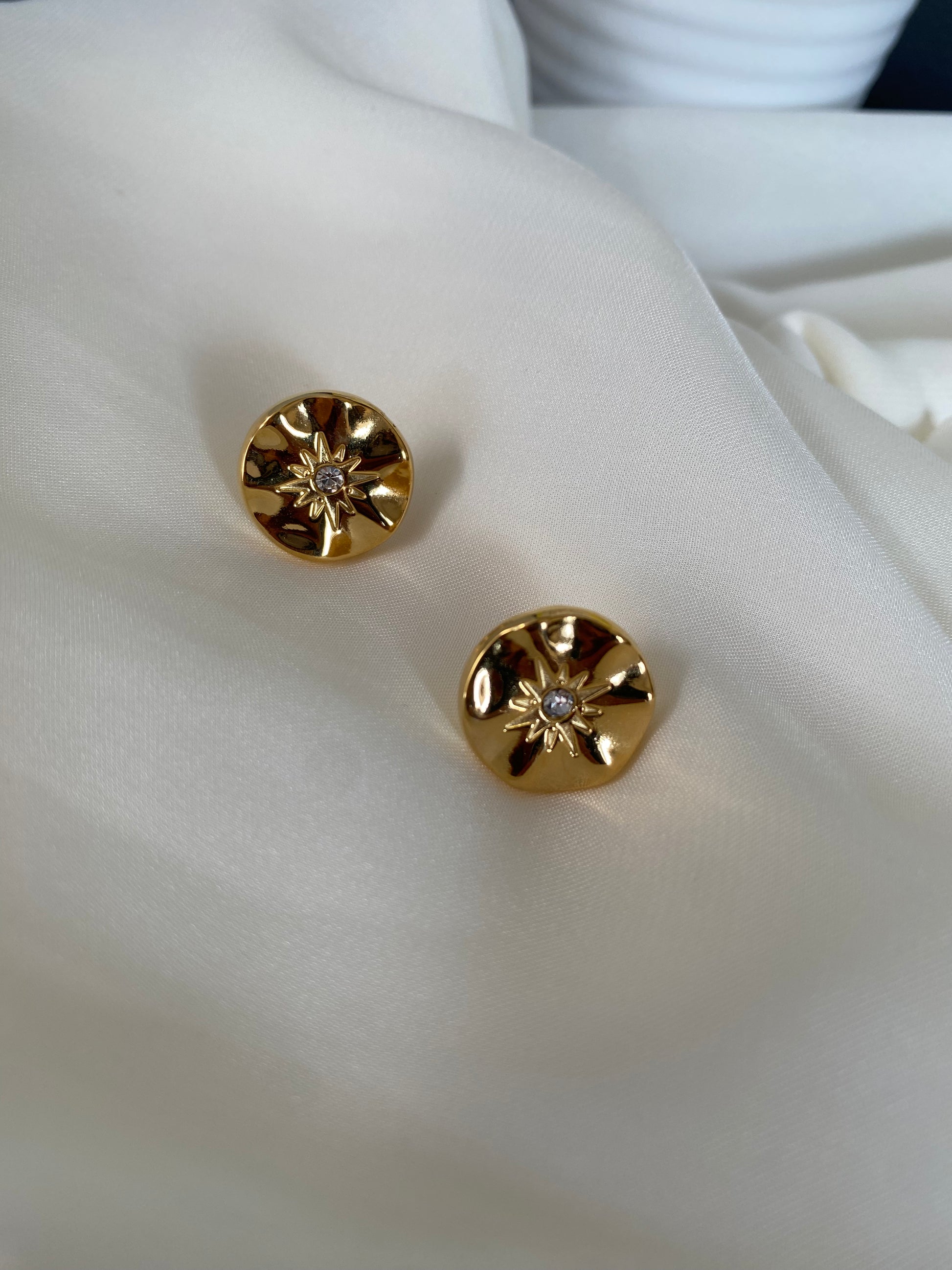 Cute Charm Button Stud Earring, Classic Versatile Star Stud Earring, Bling Zircon Circle Stud Earring, 18K Gold, Perfect for Everyday Wear eVE United Kingdom