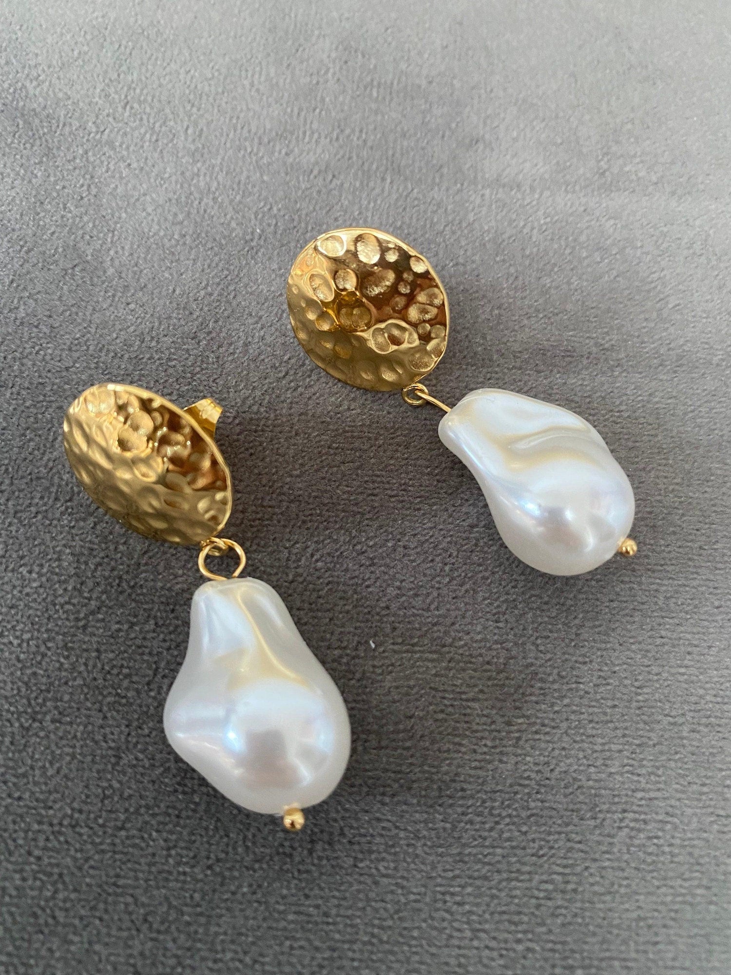 Massive Chunky Irregular Pearl Earrings, Coin Hammered Signet Pearl Earrings, Hammered Coin Shape Design Earrings for Women