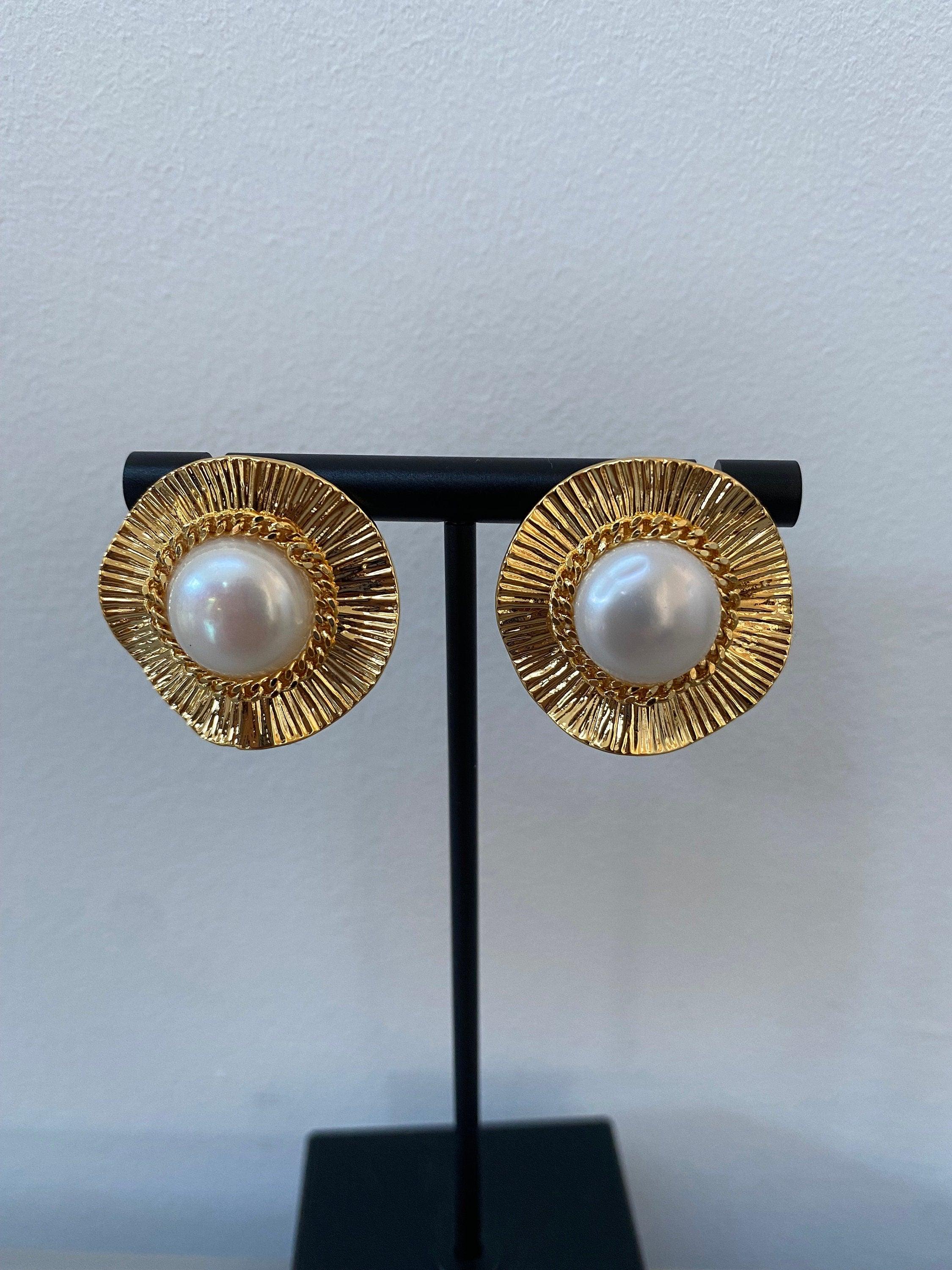 Large Straw Hat Freshwater Pearl Stud Earrings, Korean Style Giant Pearl Statement Earrings for Her. 18K gold Plated and Perfect for Summer