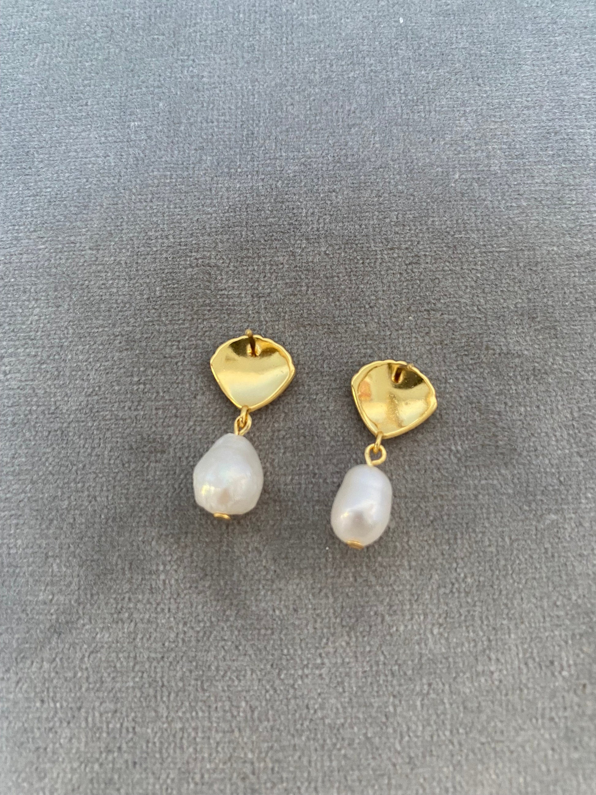 18k Gold Freshwater Pearl Clam Hoop Earrings, Cute Mini Statement Jewelry for Her