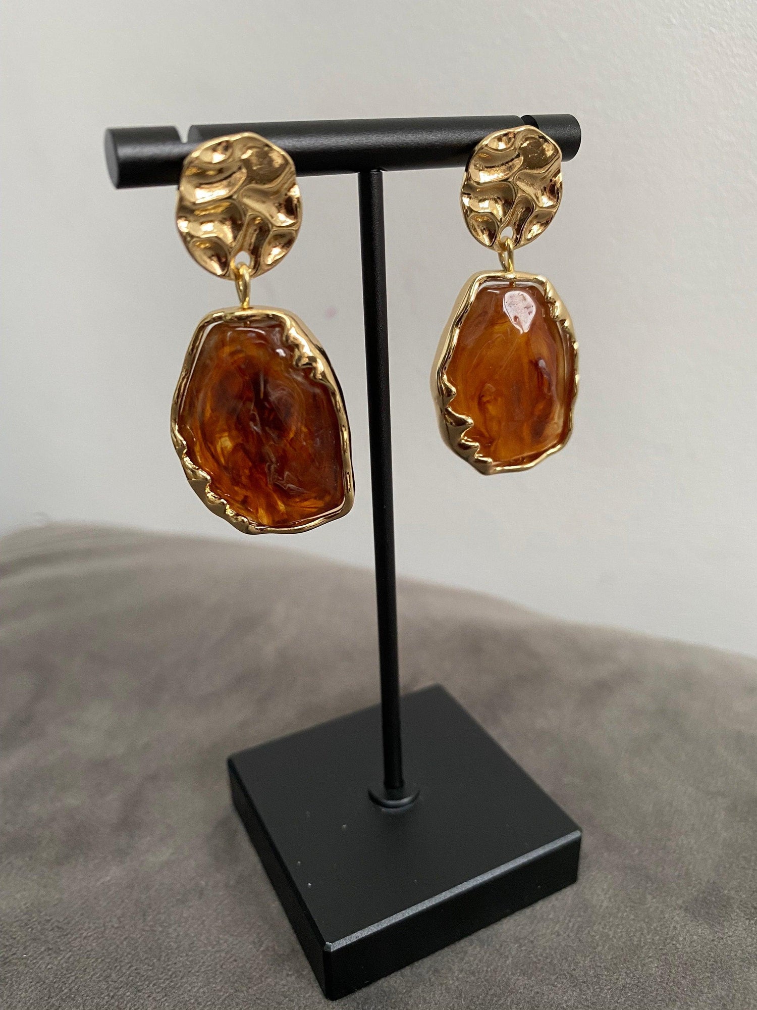 Classic Versatile Resin Earrings, Hammered Coin Earrings, 18k Gold Resin Drop Earrings for Her. Brown or Grey Colour