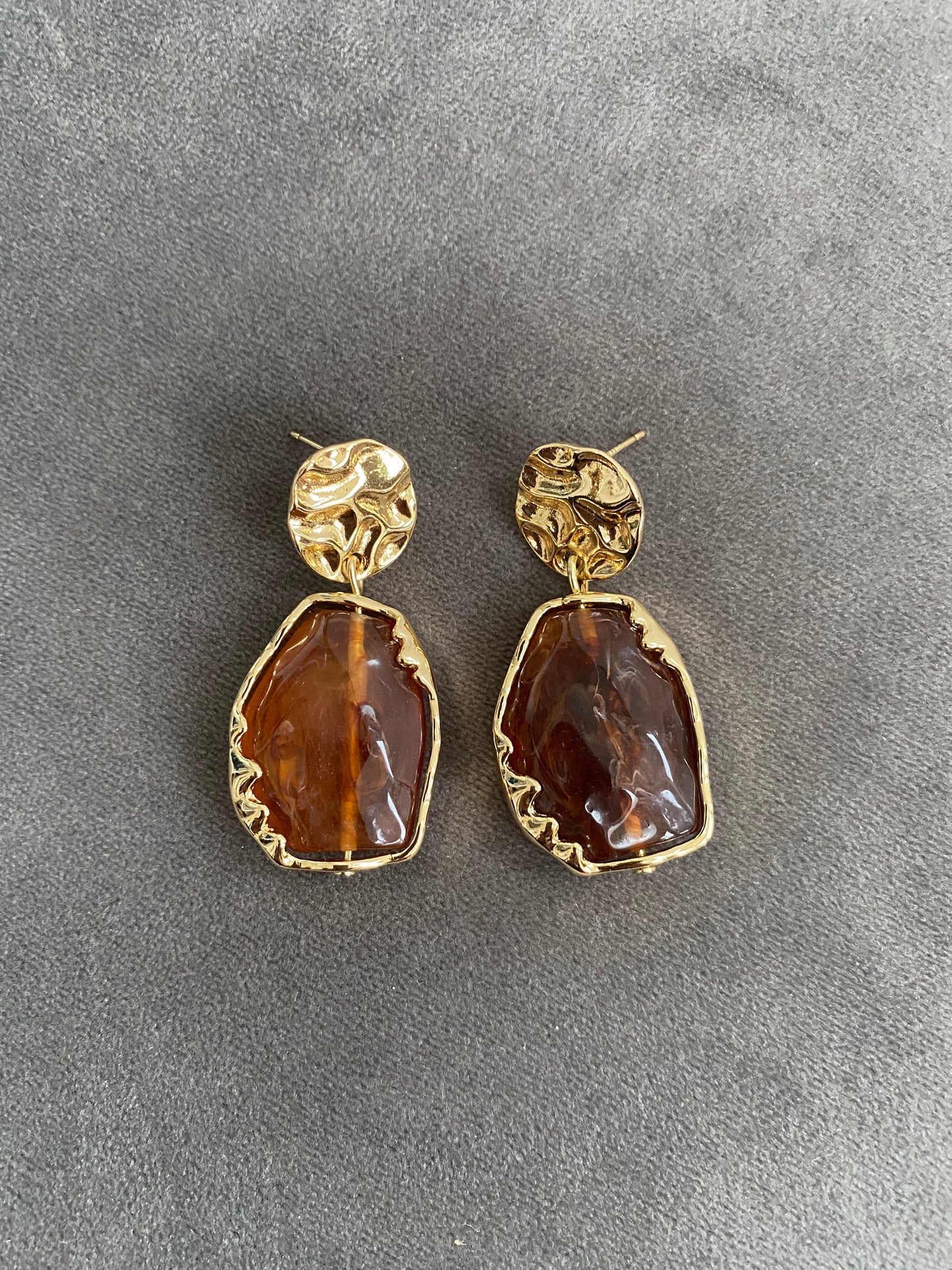 Classic Versatile Resin Earrings, Hammered Coin Earrings, 18k Gold Resin Drop Earrings for Her. Brown or Grey Colour