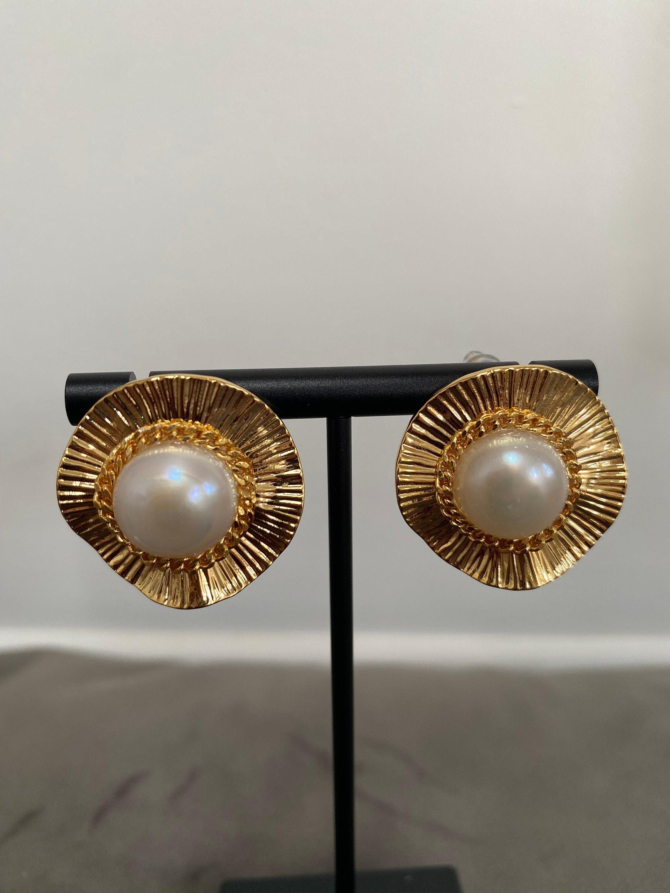 Large Straw Hat Freshwater Pearl Stud Earrings, Korean Style Giant Pearl Statement Earrings for Her. 18K gold Plated and Perfect for Summer