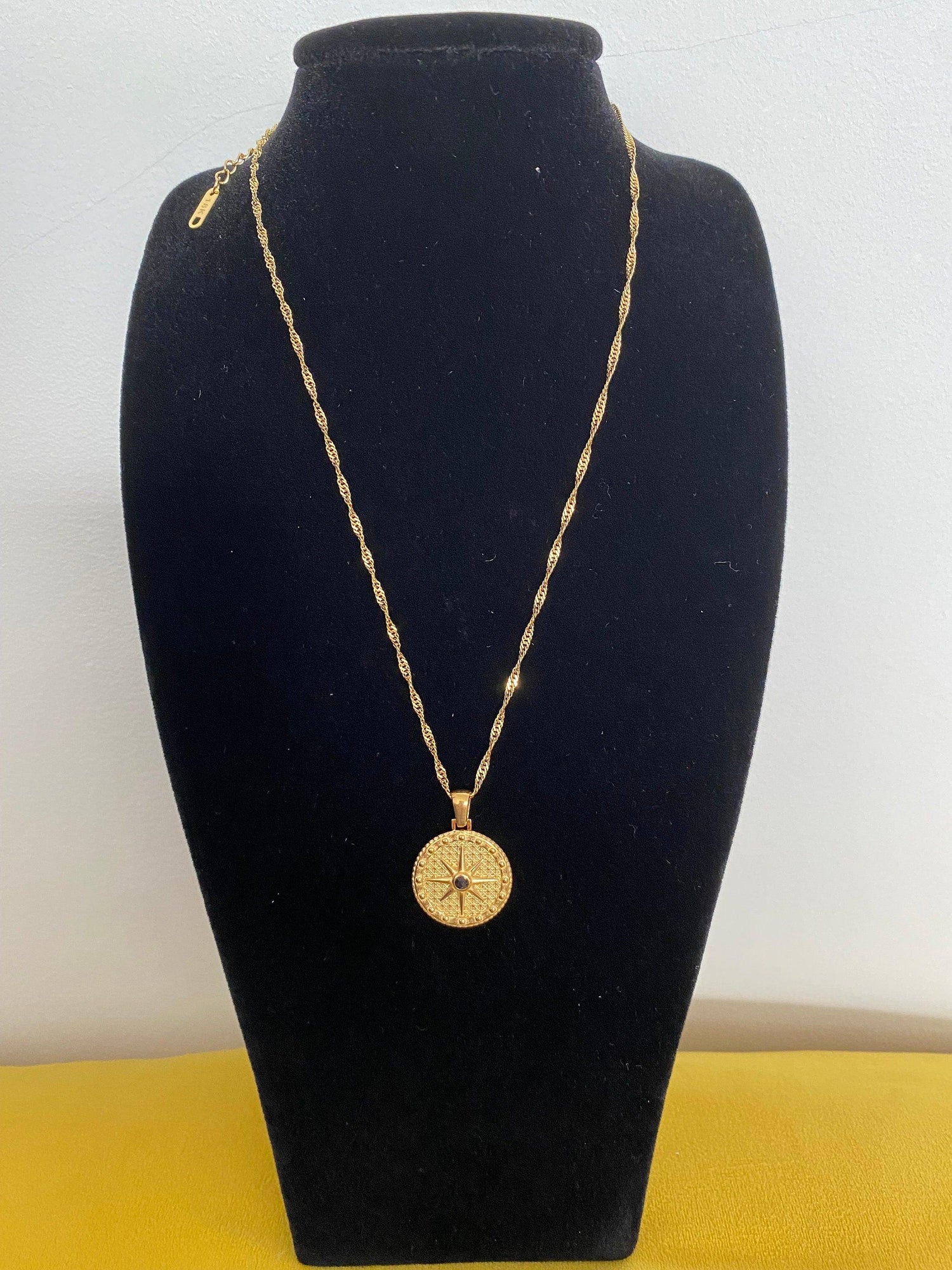 Mini Black Agate Celestial Star Pendant Necklace with 18k Gold Sunburst Chain