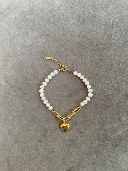 18k Gold Dainty Lock Link Bracelet with Rice and Heart Pearls - Elegant Women&