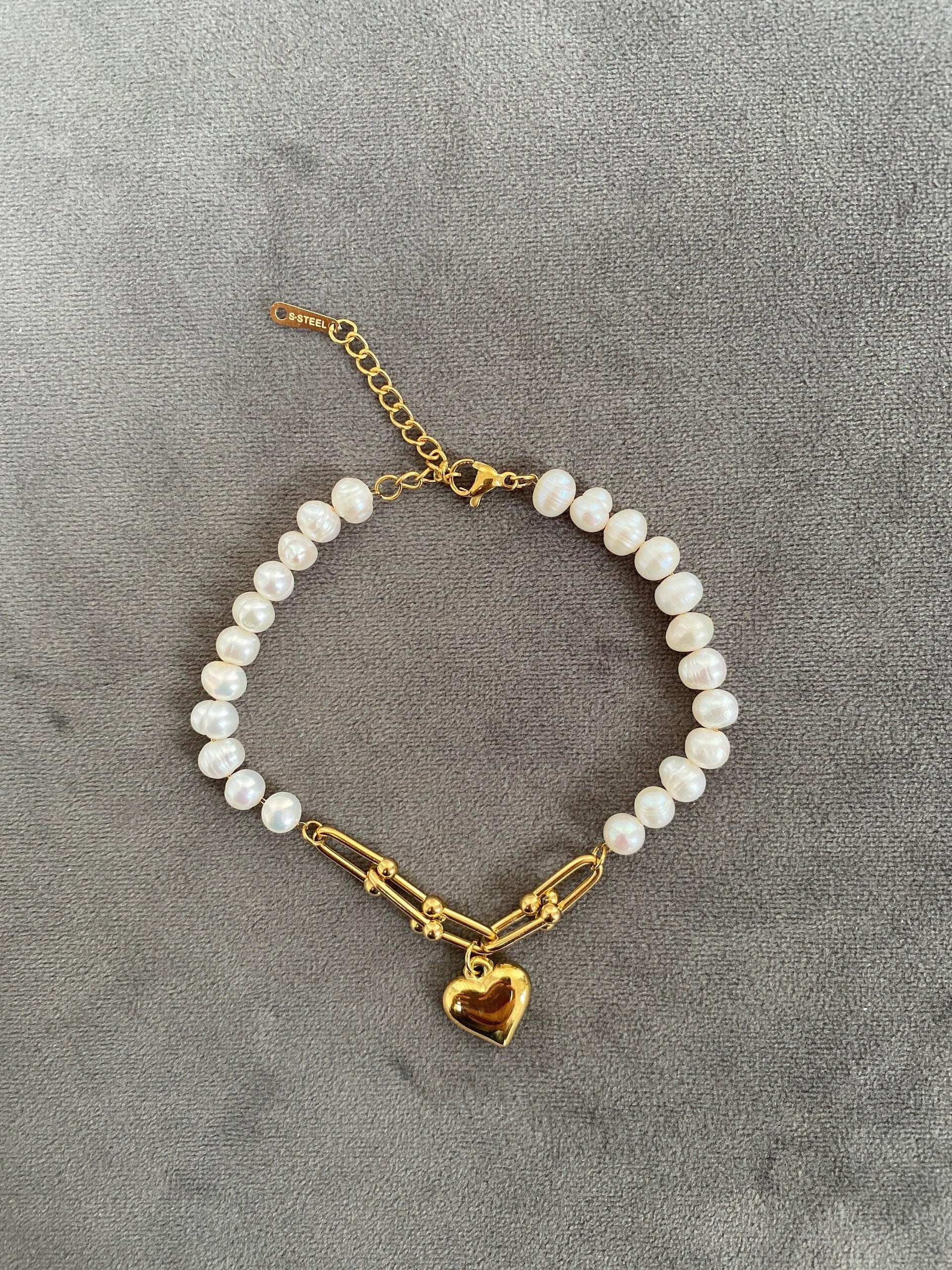 18k Gold Dainty Lock Link Bracelet with Rice and Heart Pearls - Elegant Women's Jewellery