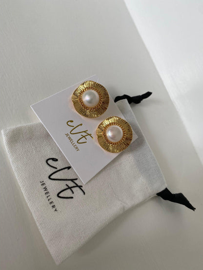 Large Straw Hat Freshwater Pearl Stud Earrings, Korean Style Giant Pearl Statement Earrings for Her. 18K gold Plated and Perfect for Summer