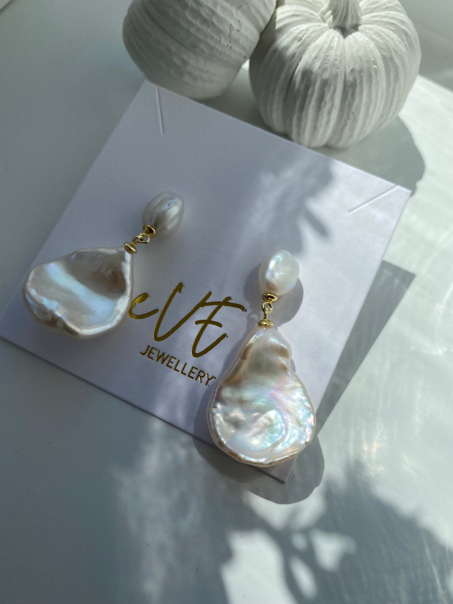 High Quality Keshi Petal Baroque Pearl, Natural Keshi Pearl Statement Earring for Her, Gold Rainbow Glow Keshi Earring