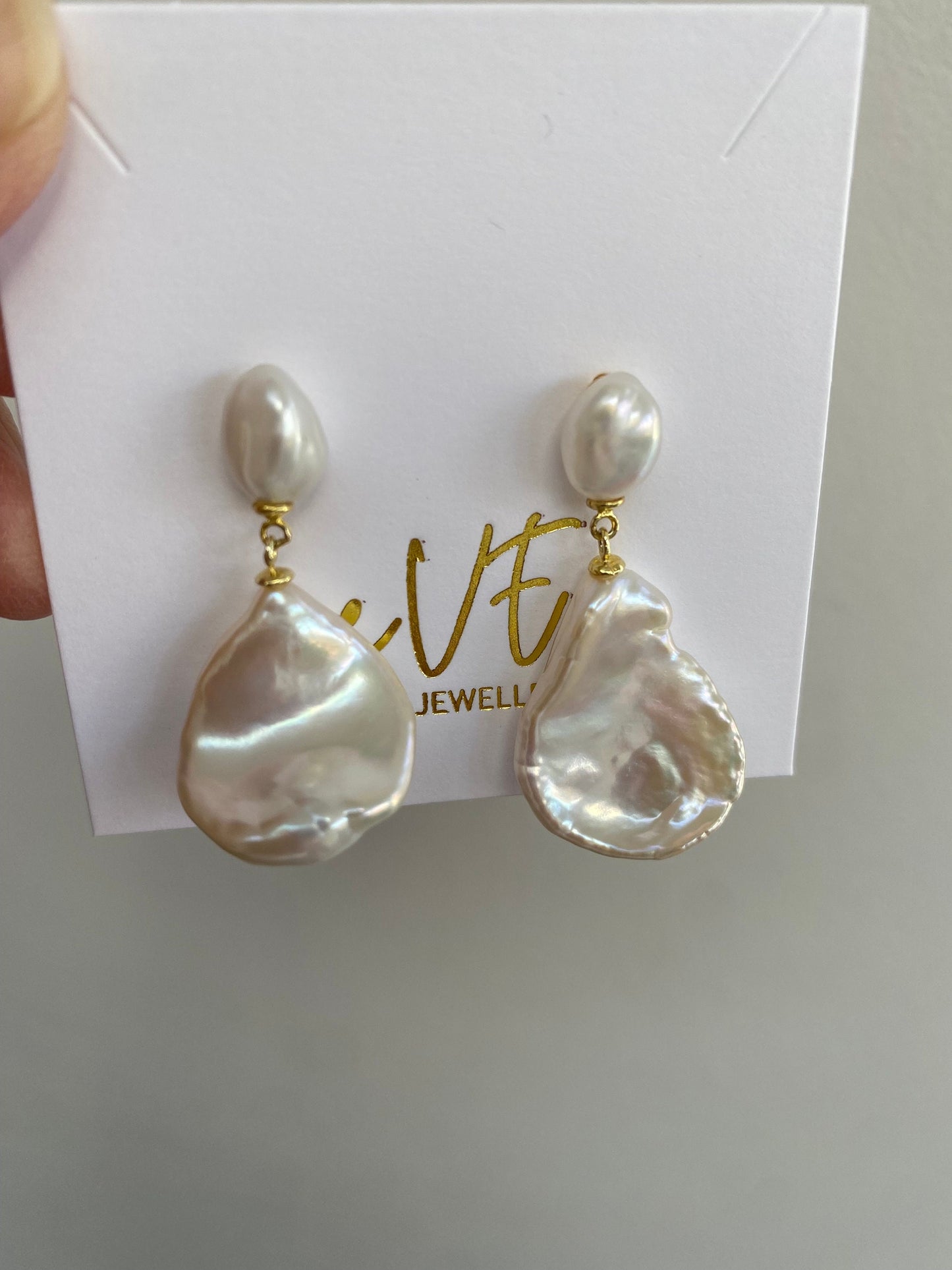 High Quality Keshi Petal Baroque Pearl, Natural Keshi Pearl Statement Earrings for Her, Gold Rainbow Glow Keshi Pearl Earrings. 14K Gold