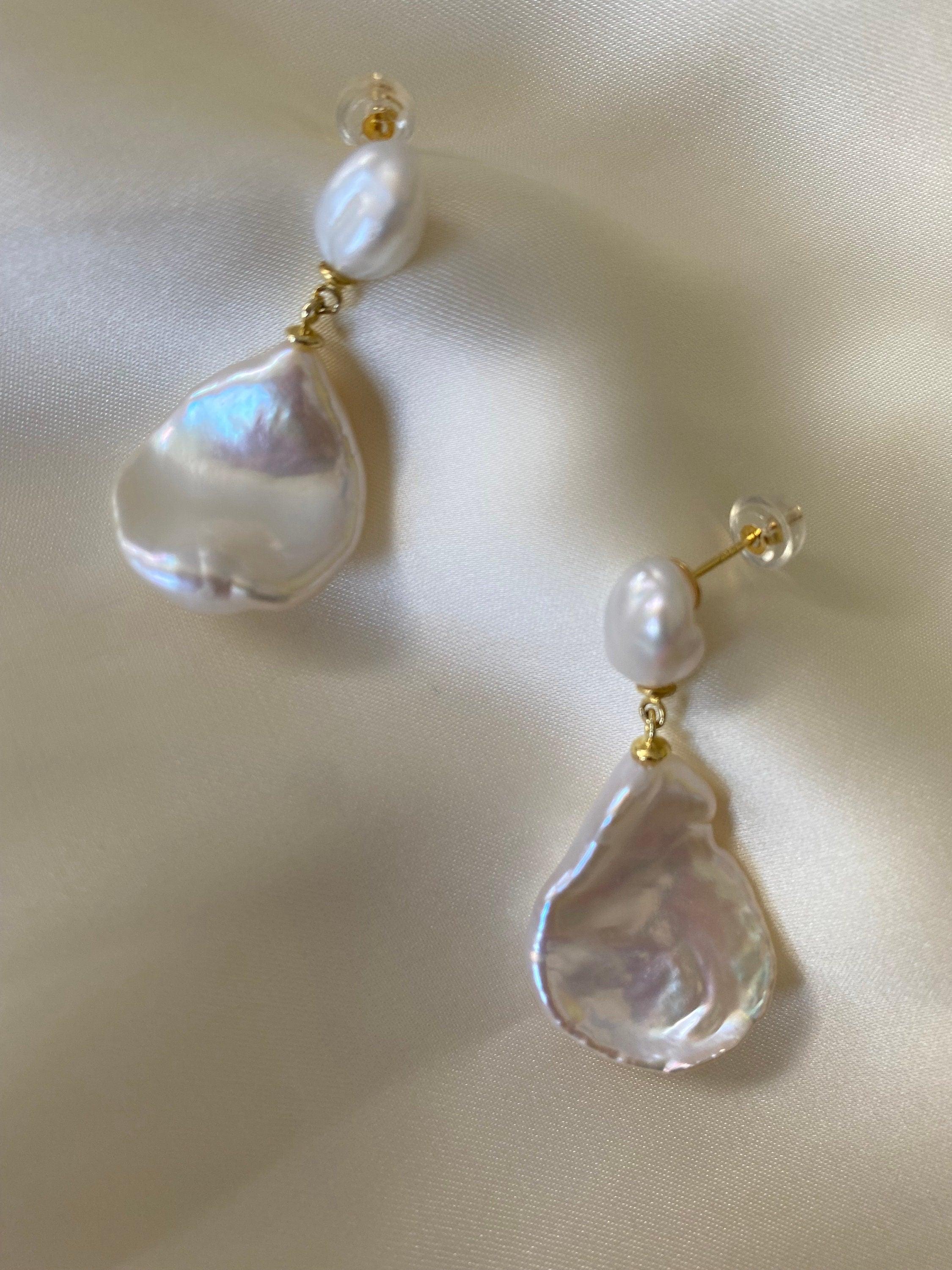 High Quality Keshi Petal Baroque Pearl, Natural Keshi Pearl Statement Earrings for Her, Gold Rainbow Glow Keshi Pearl Earrings. 14K Gold