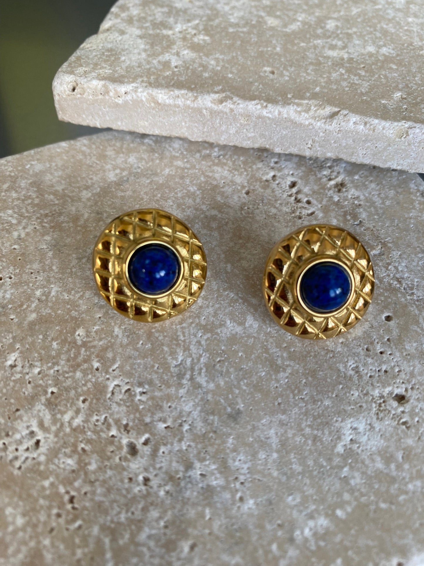 Blue Lapis Lazuli Stud Earrings, Ridge Lapis lazuli Earring, 18K Gold Lapis Lazuli Round Stud Earrings