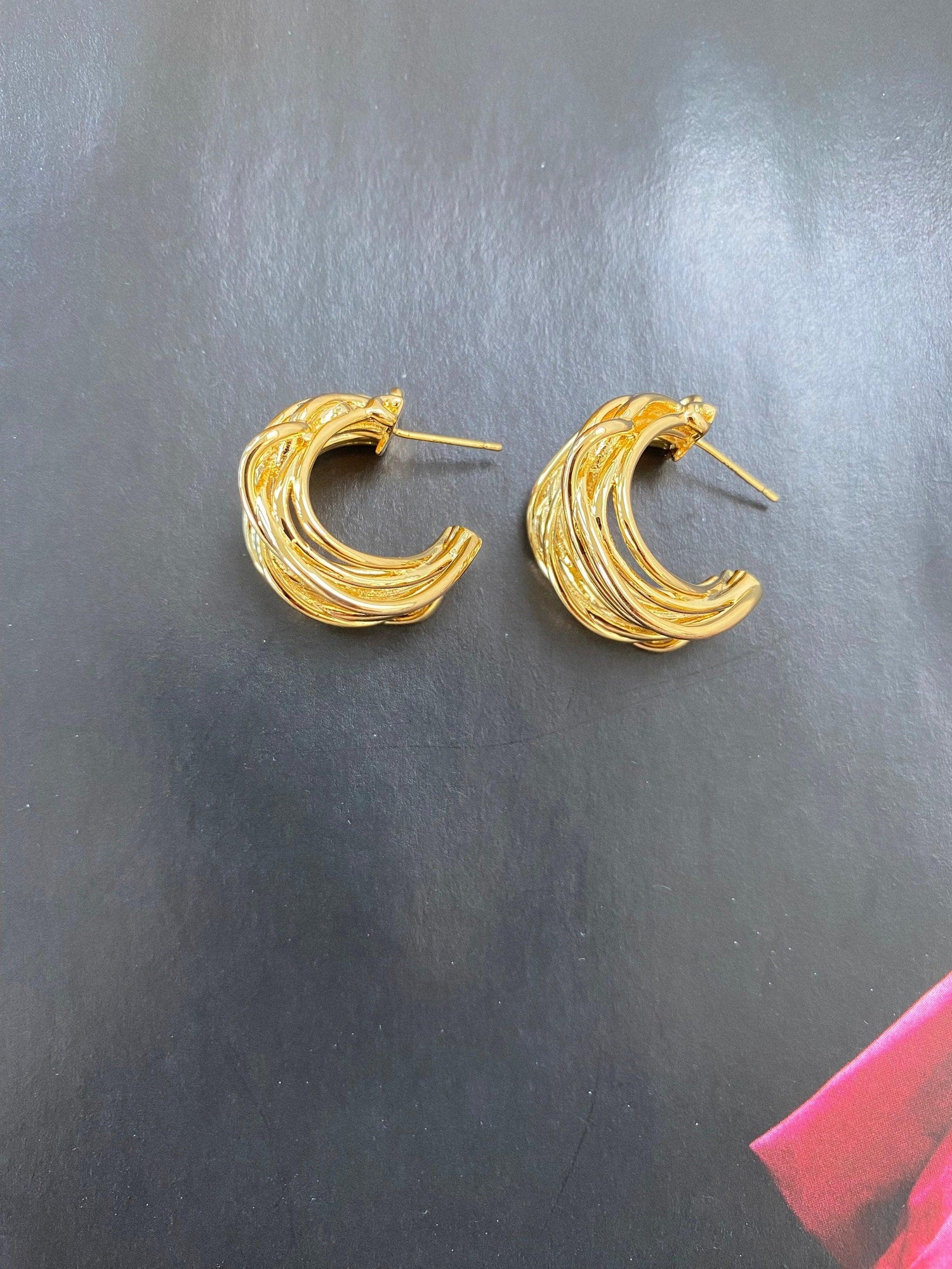 Wavy Cable Chain Layered Hoop Earrings, Chunky Twisted Statement Drop Earrings for Her, Modern Twist Wide Thicker Earrings. 18K Gold