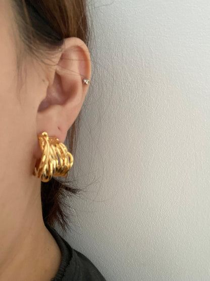 Wavy Cable Chain Layered Hoop Earrings, Chunky Twisted Statement Drop Earrings for Her, Modern Twist Wide Thicker Earrings. 18K Gold