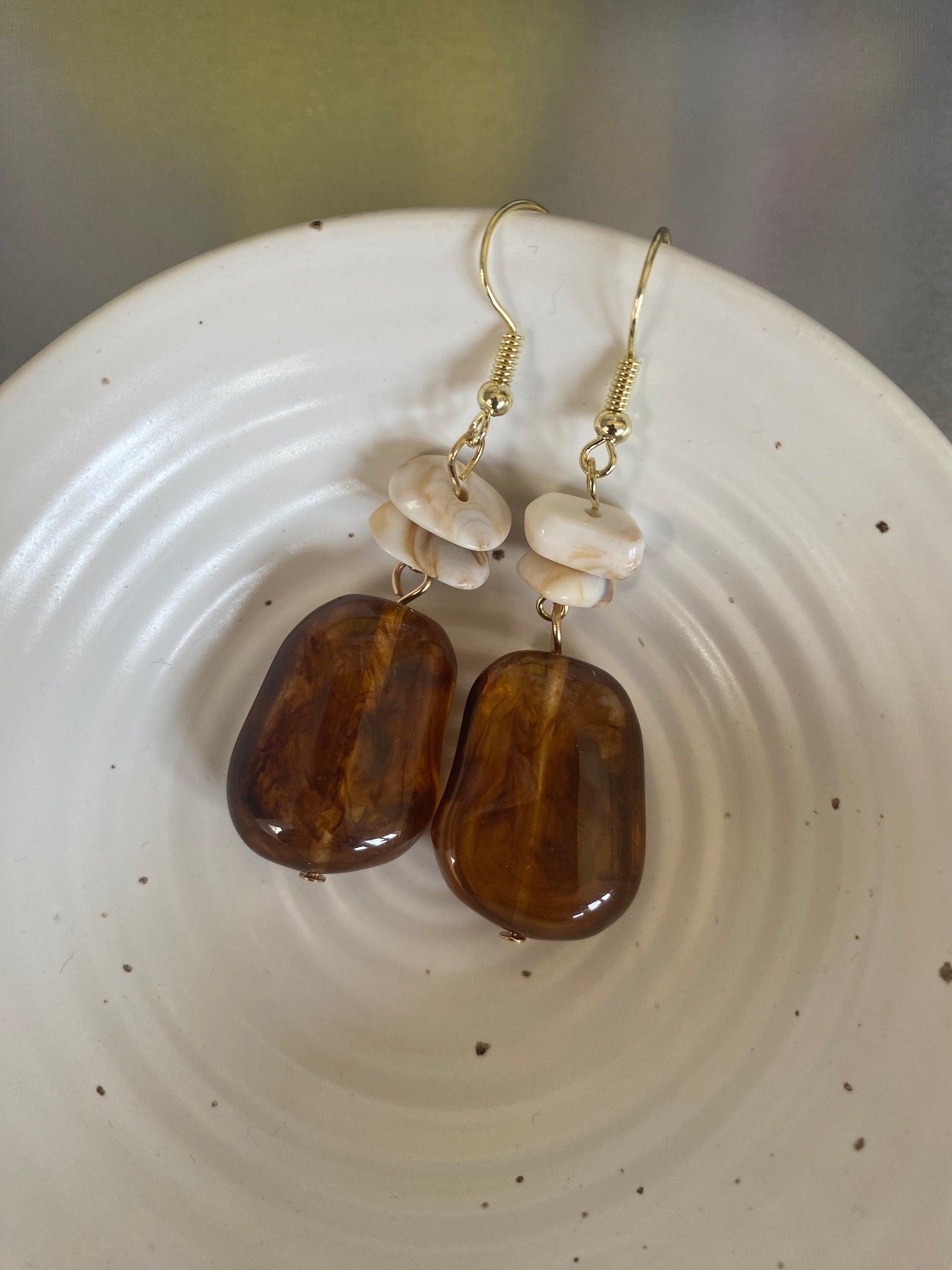 Korean Style Resin Earrings in Brown or White Colour, Acrylic Classic Resin Hoop Earrings, Modern Design, Smooth Surface, Perfect for Summer