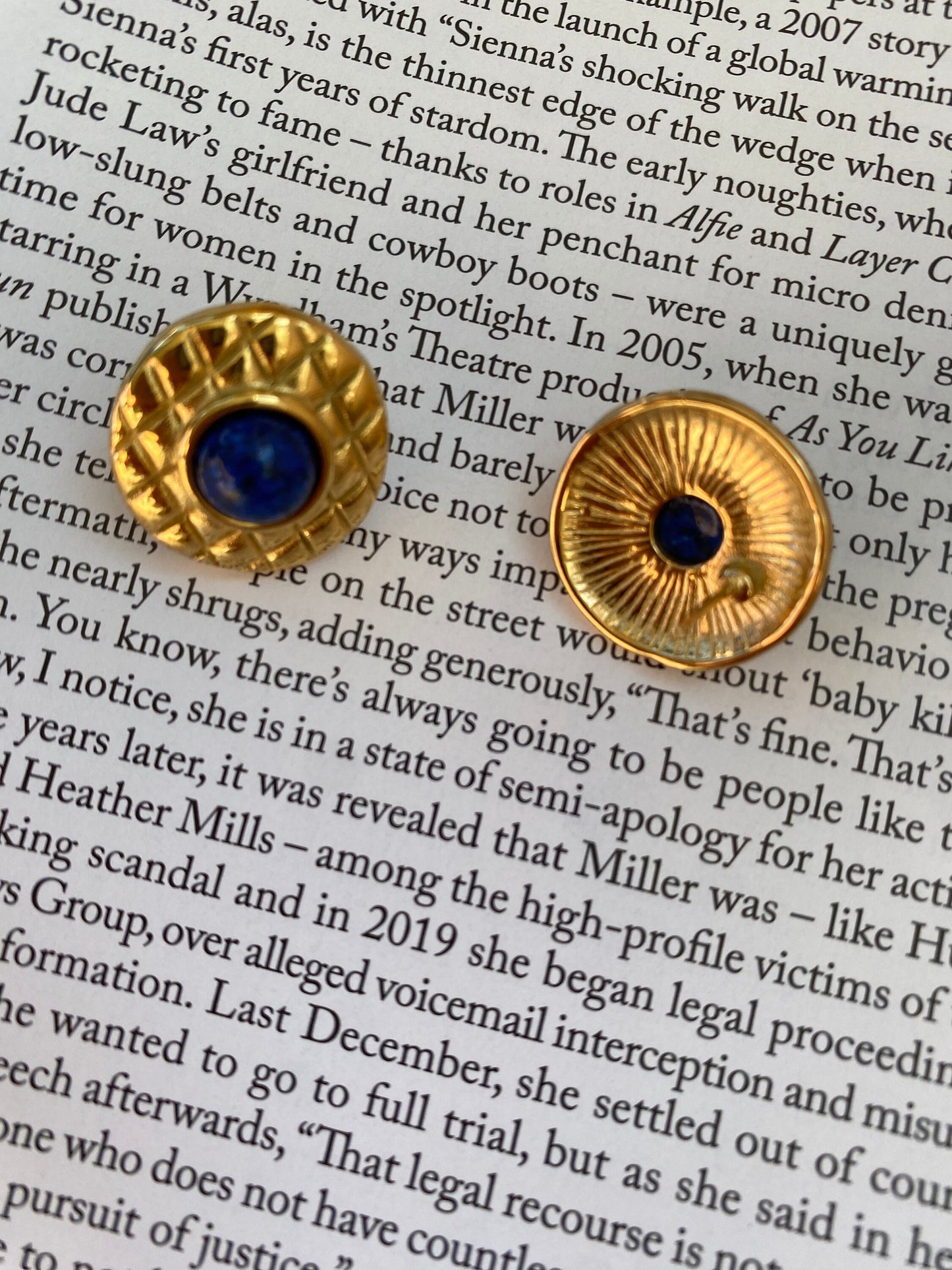 Blue Lapis Lazuli Stud Earrings, Ridge Lapis lazuli Earring, 18K Gold Lapis Lazuli Round Stud Earrings