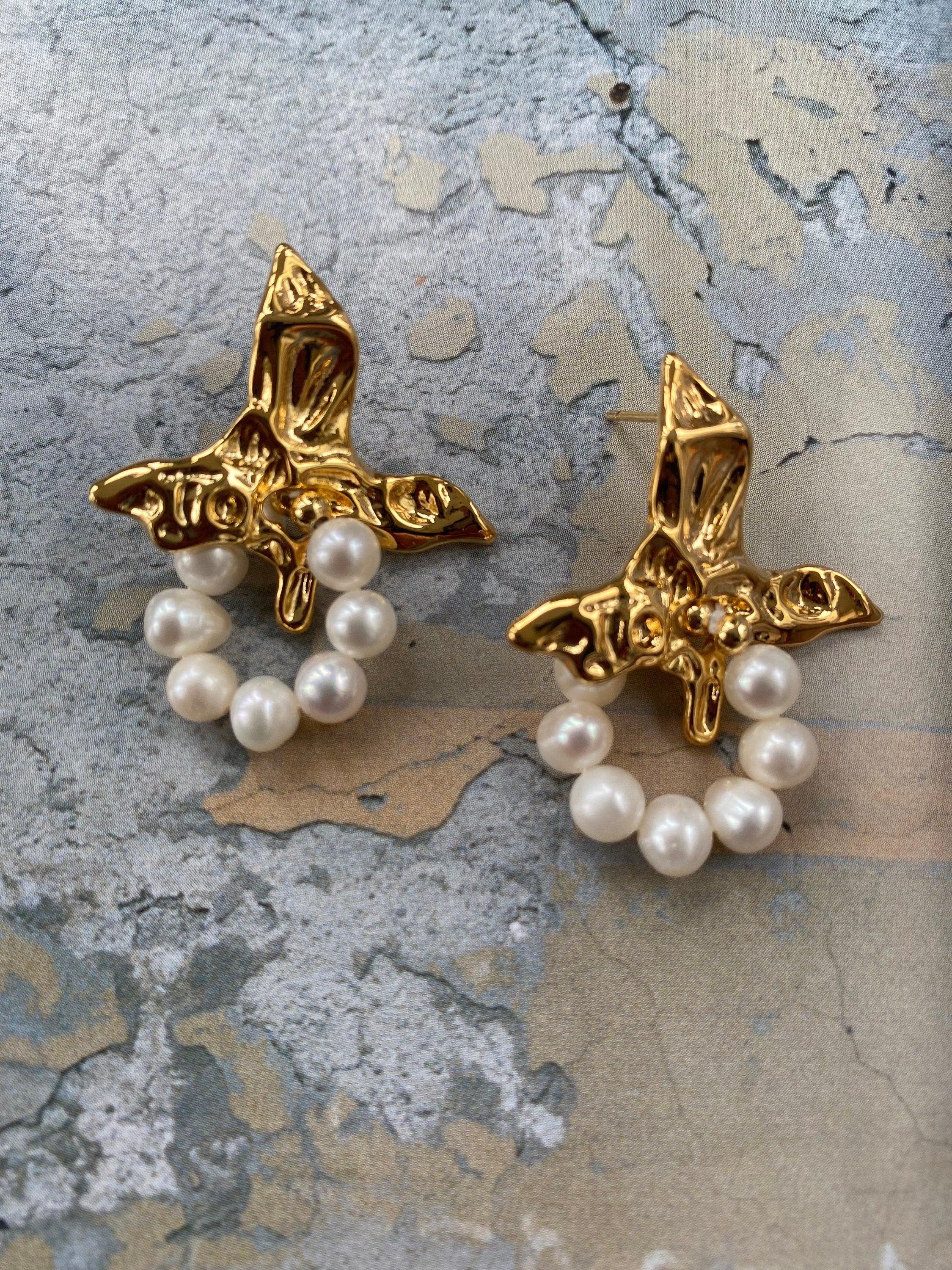 Hammered Freshwater Pearl Drop Earrings, Retro Style Multiple Mini Pearl Earrings, Striking Gold Bird Shape Pearl Stud Earrings. 18K Gold