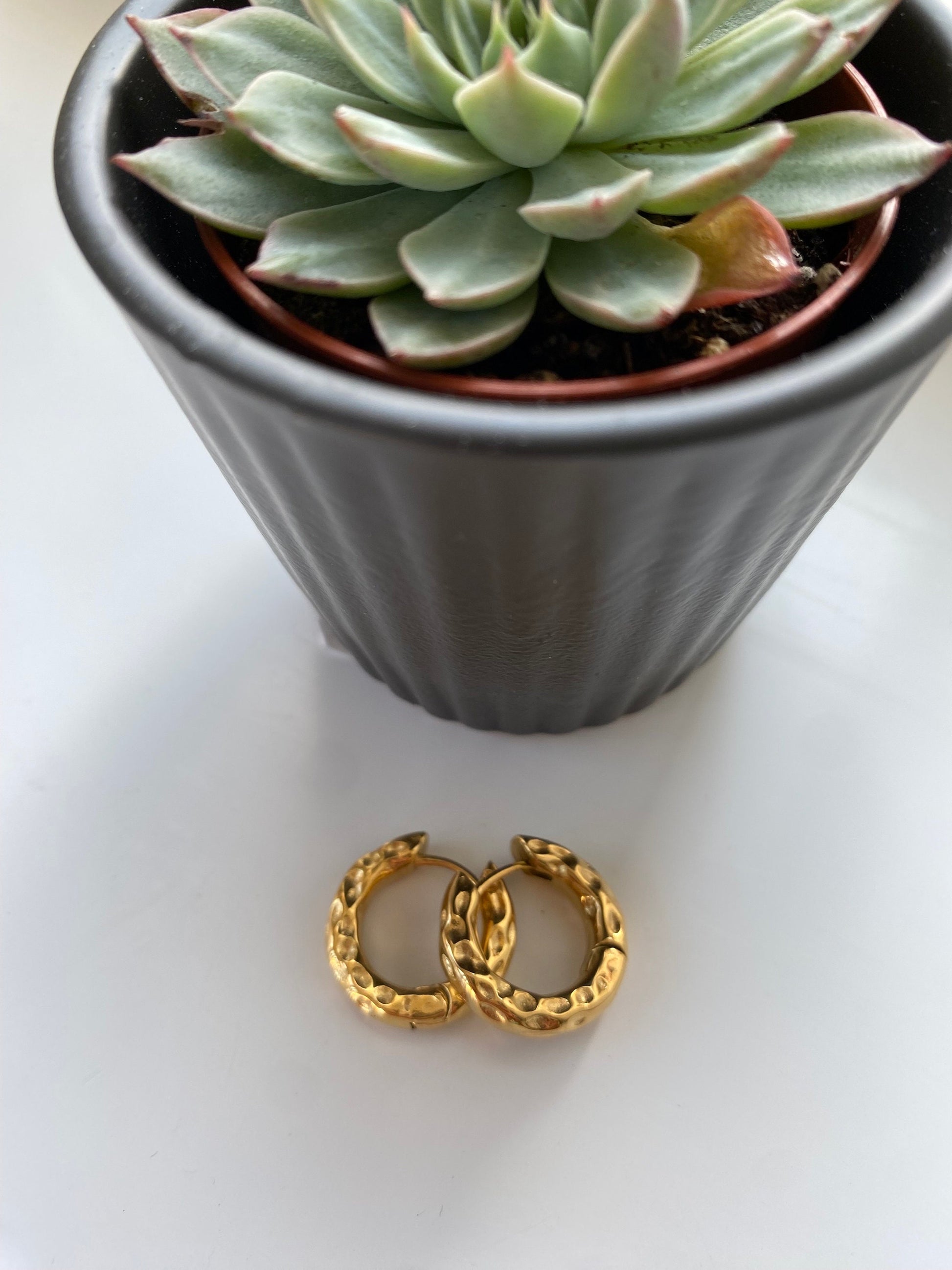 Sculptural Chunky Hammered Earrings, Classic Versatile Hoop Earrings, 18K Gold Power Strong Huggies, Perfect for Everyday