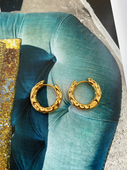 Sculptural Chunky Hammered Earrings, Classic Versatile Hoop Earrings, 18K Gold Power Strong Huggies, Perfect for Everyday