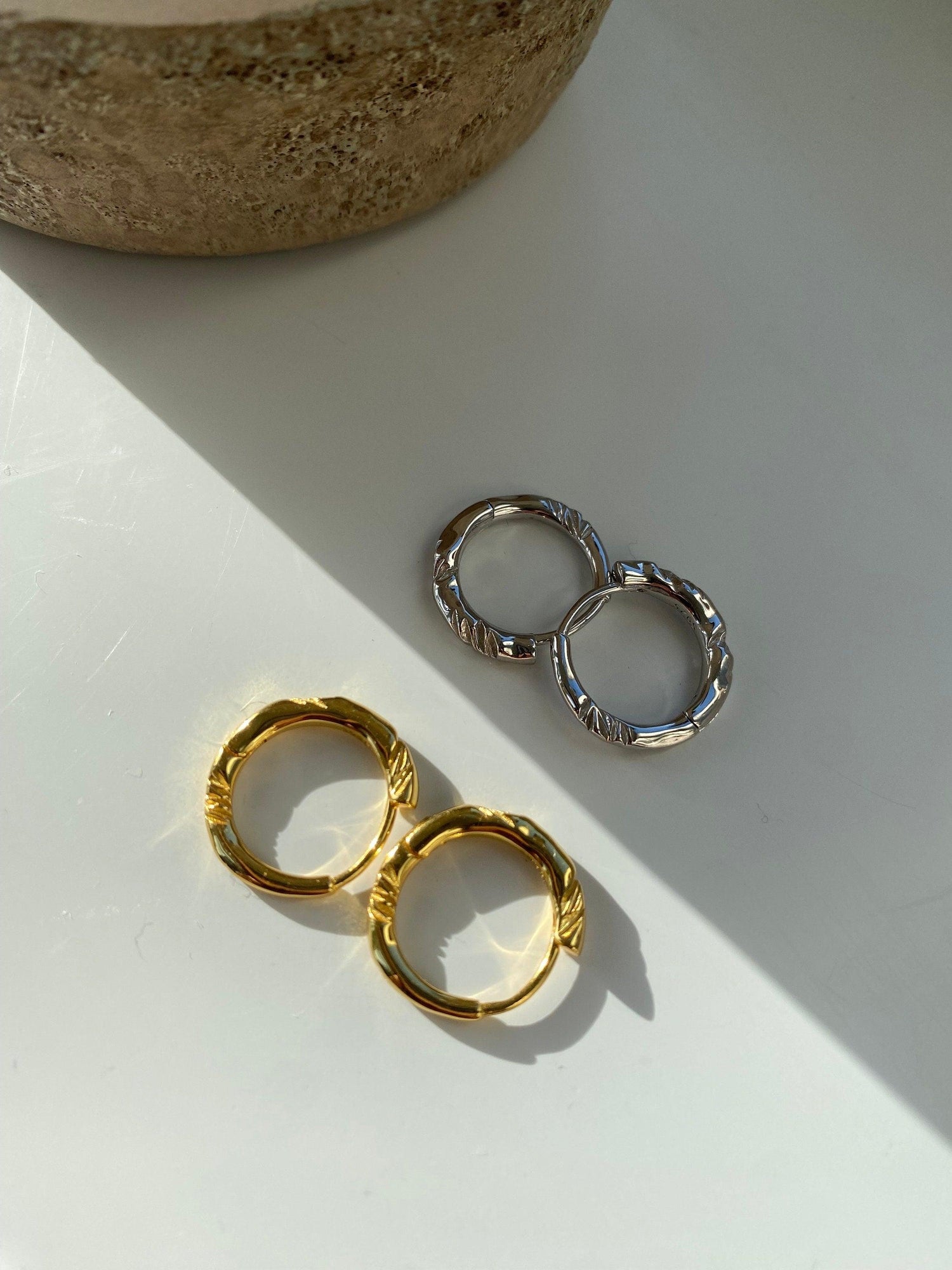 S925 Sterling Silver Ridge Hoop Earring, Gold Hammered Hoop Earring for Men and Women, Rhodium Tiny Hoop Earring. Everyday Ear Stacks