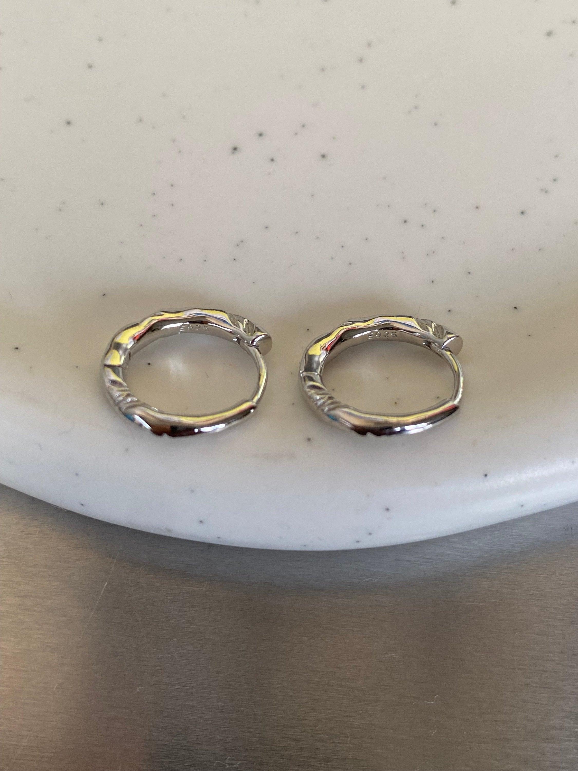 S925 Sterling Silver Ridge Hoop Earring, Gold Hammered Hoop Earring for Men and Women, Rhodium Tiny Hoop Earring. Everyday Ear Stacks