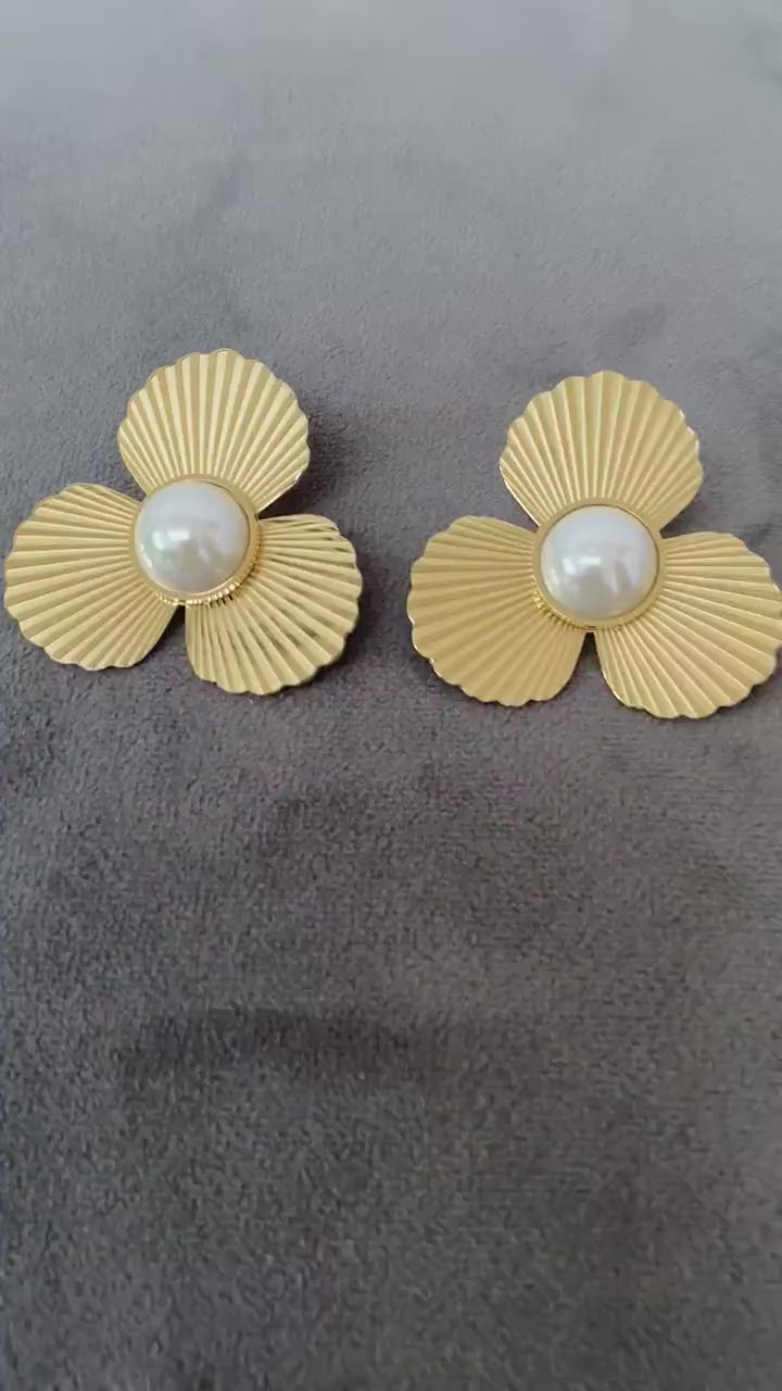 BrighBright Shining Flower Pearl Earrings, Fan Design, 16K Gold Petal Stud For Women