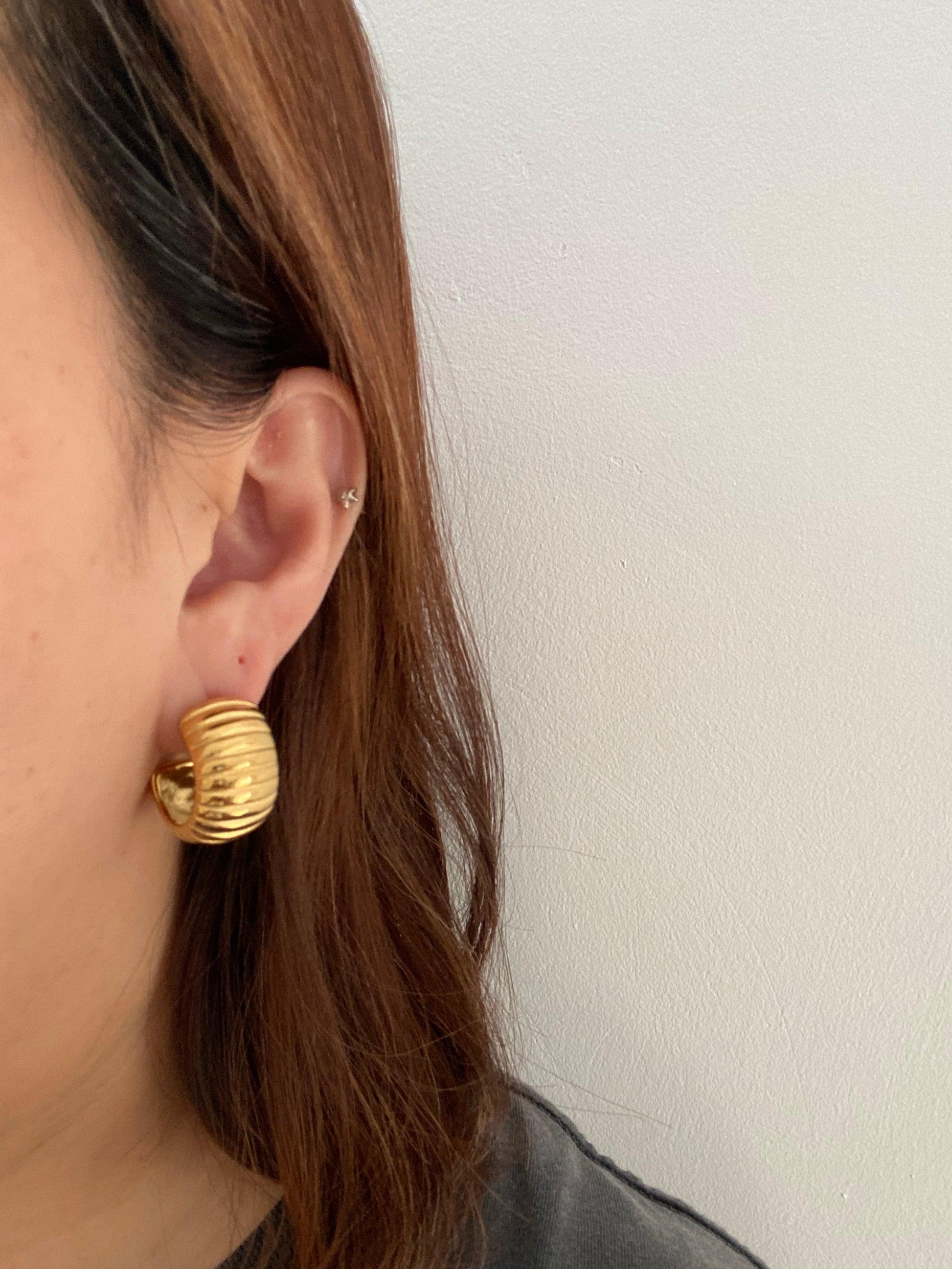 Ridge Large Hoop Earring, Wide and Chunky C Shape Earring, Ins Style Bun Shape Statement Earring for Her, Retro Thick Chunky Hoop Earring eVE United Kingdom