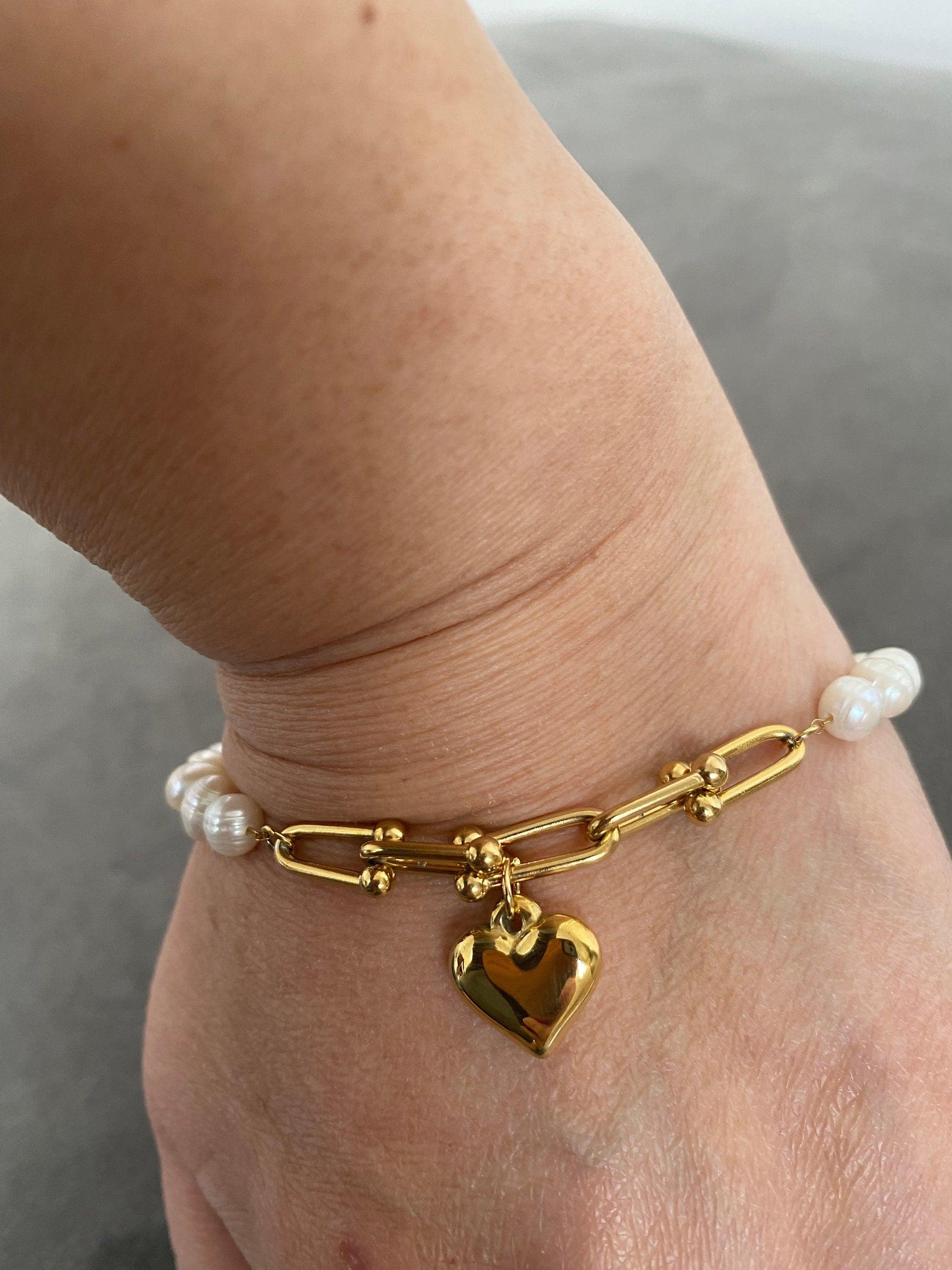 18k Gold Tiny Rice Pearl Bracelet for Her, Freshwater Pearl Heart Chain Bracelets, Dainty Lock Link Chain Bracelet eVE United Kingdom