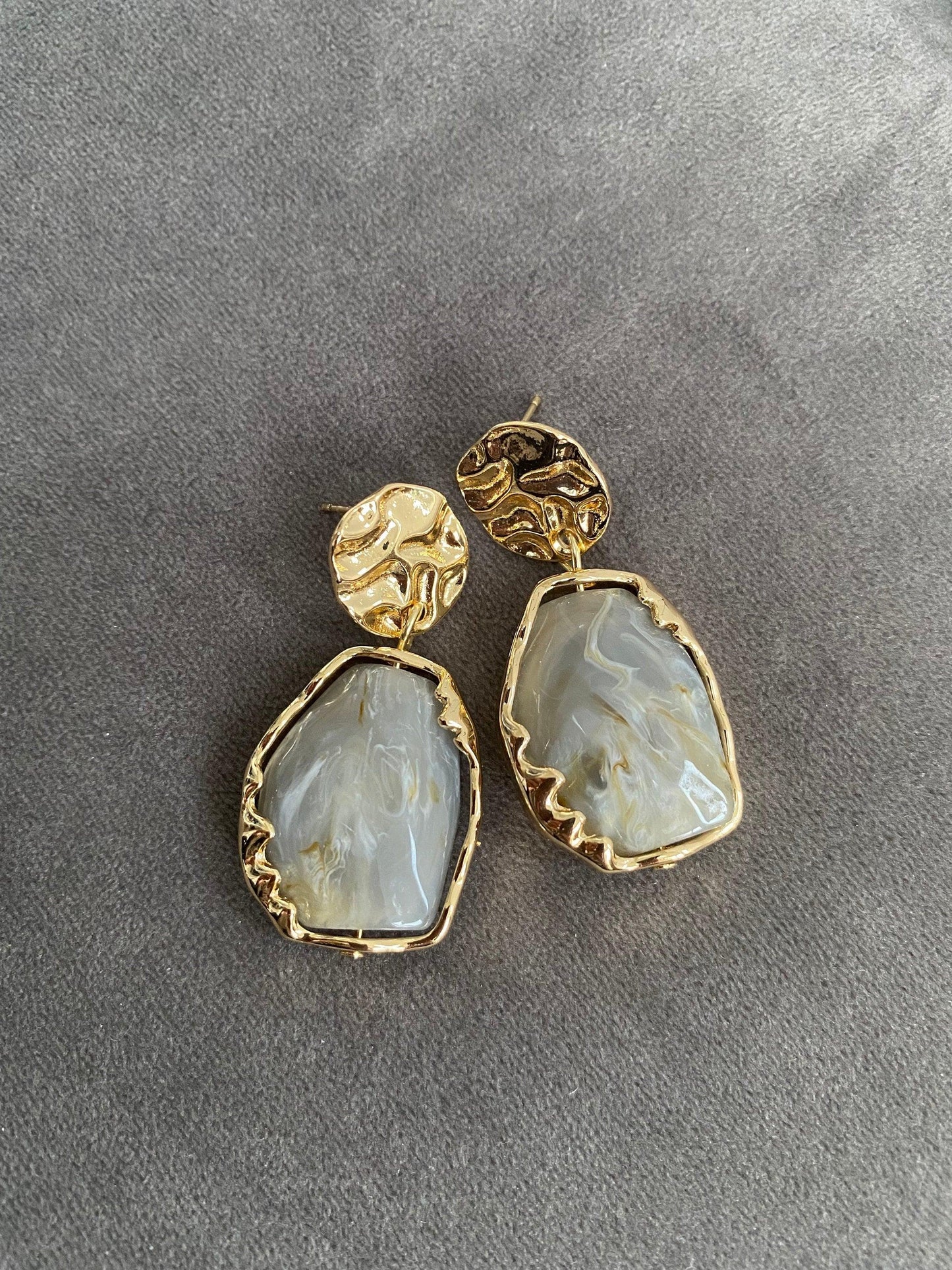 Beautiful Classic Resin Earring in Brown or Grey Colour, Timeless Piece, Modern Design. Perfect for everyday wear. eVE United Kingdom