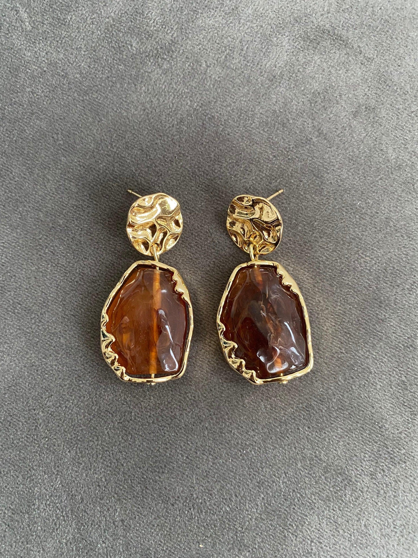 Beautiful Classic Resin Earring in Brown or Grey Colour, Timeless Piece, Modern Design. Perfect for everyday wear. eVE United Kingdom