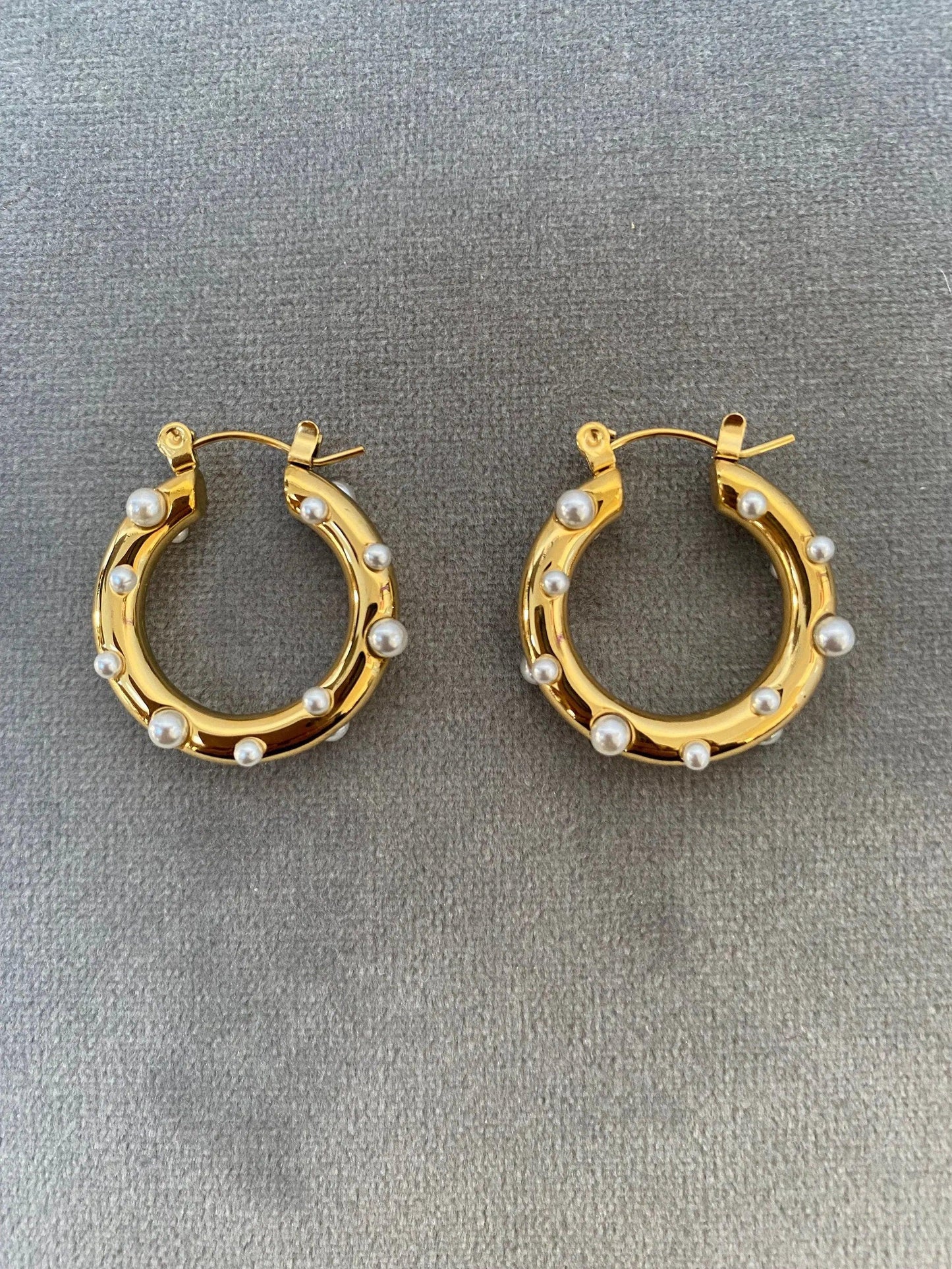 Bright Shinning Multiple Pearl CC Shape Hoop Earring,  Round Circle Hoop Earring for Her, 18K gold eVE United Kingdom