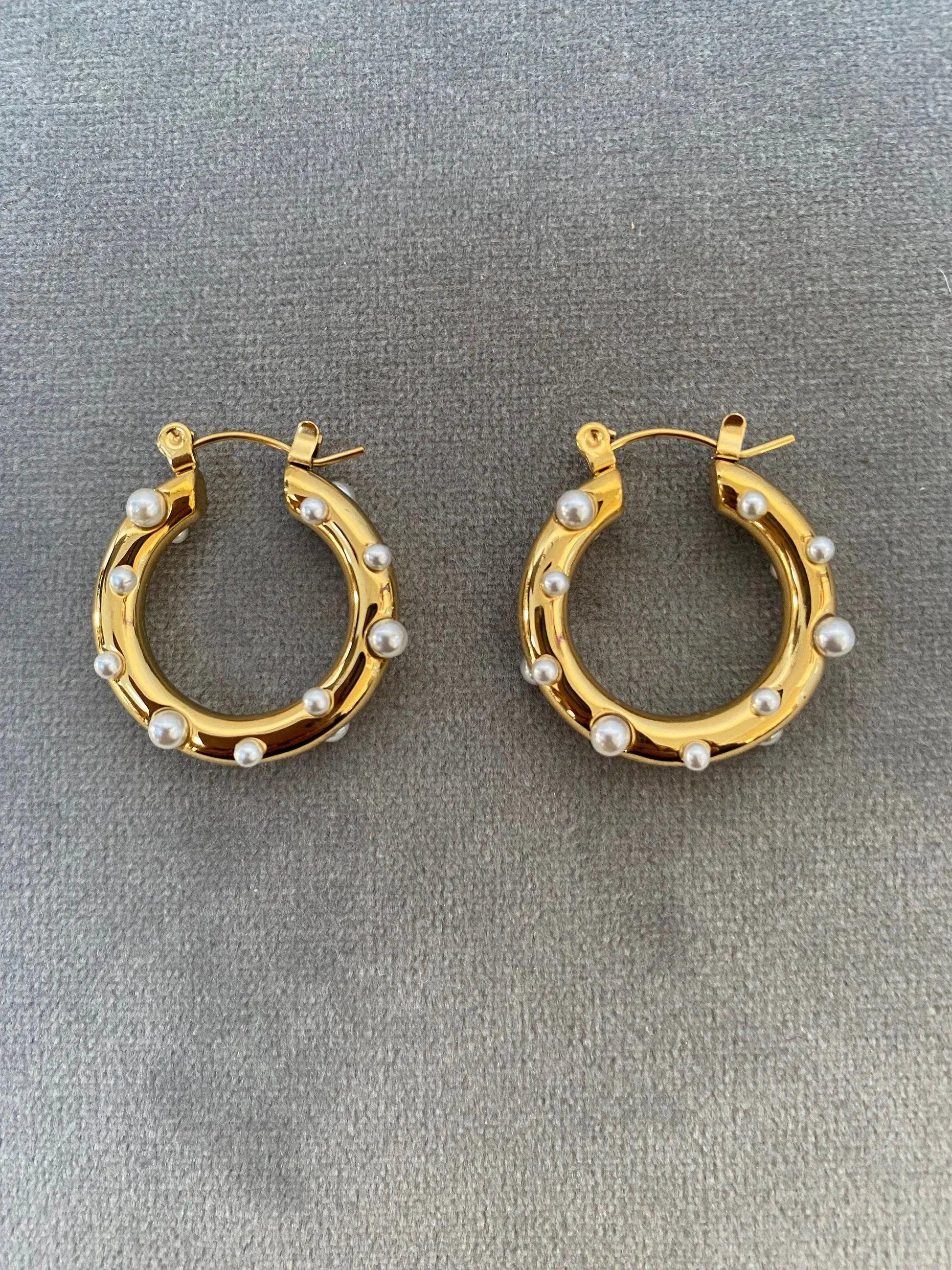 Bright Shinning Multiple Pearl CC Shape Hoop Earring,  Round Circle Hoop Earring for Her, 18K gold eVE United Kingdom