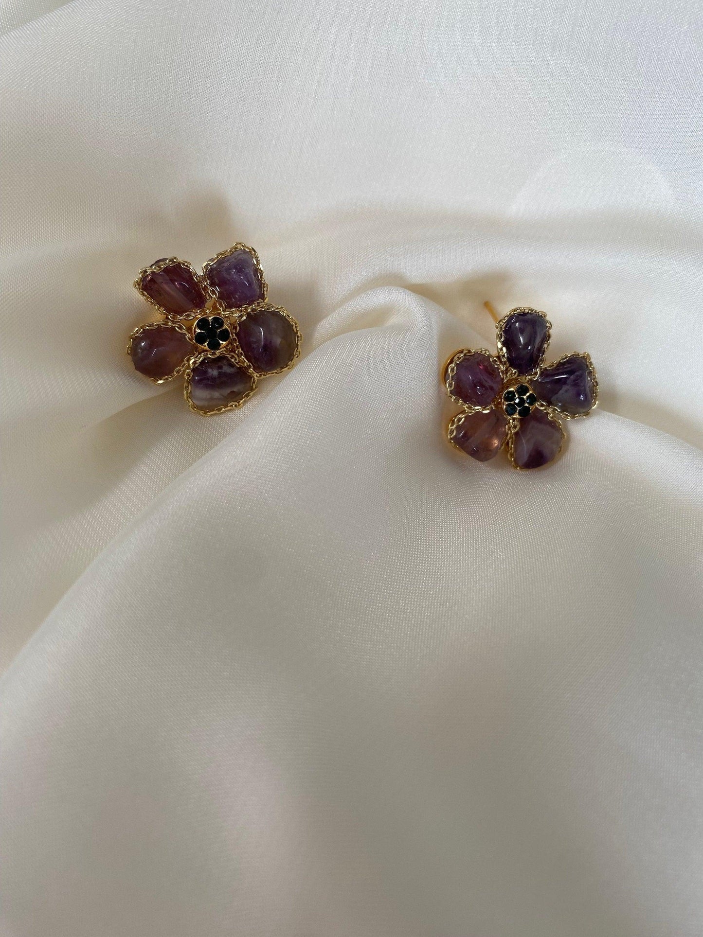 Flower Purple Amethyst Crystal Earring, Chain Charm Statement Earring, Flower Shape Earring, Raw Stone Earring for Her, Lucky Stone Earring eVE United Kingdom