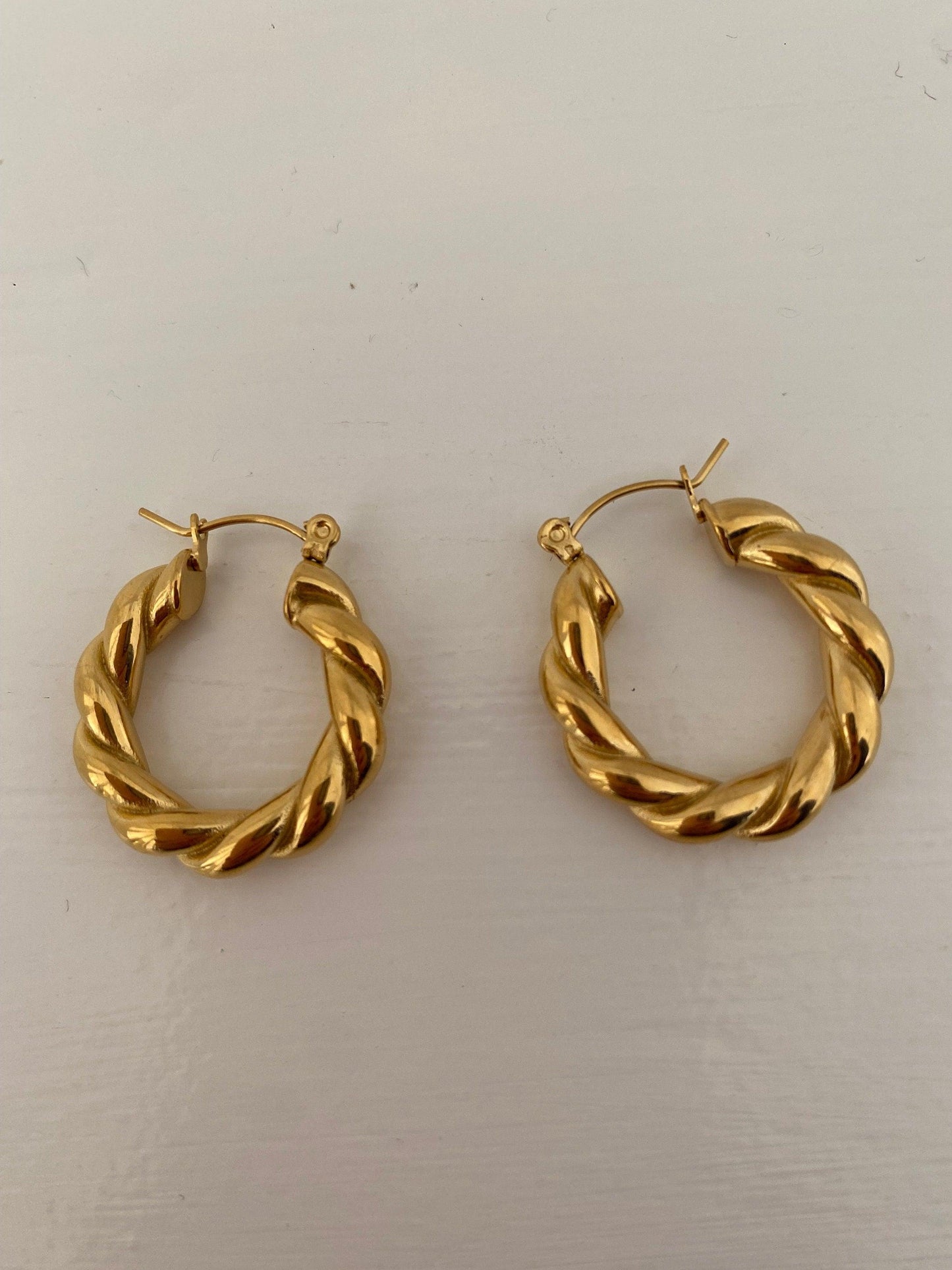 18K Gold Twisted Hoop Earrings , Thick Chucky Twisted Earring, Twisted Drop Earring, Gold Chunky Earring , Gift for Her eVE United Kingdom