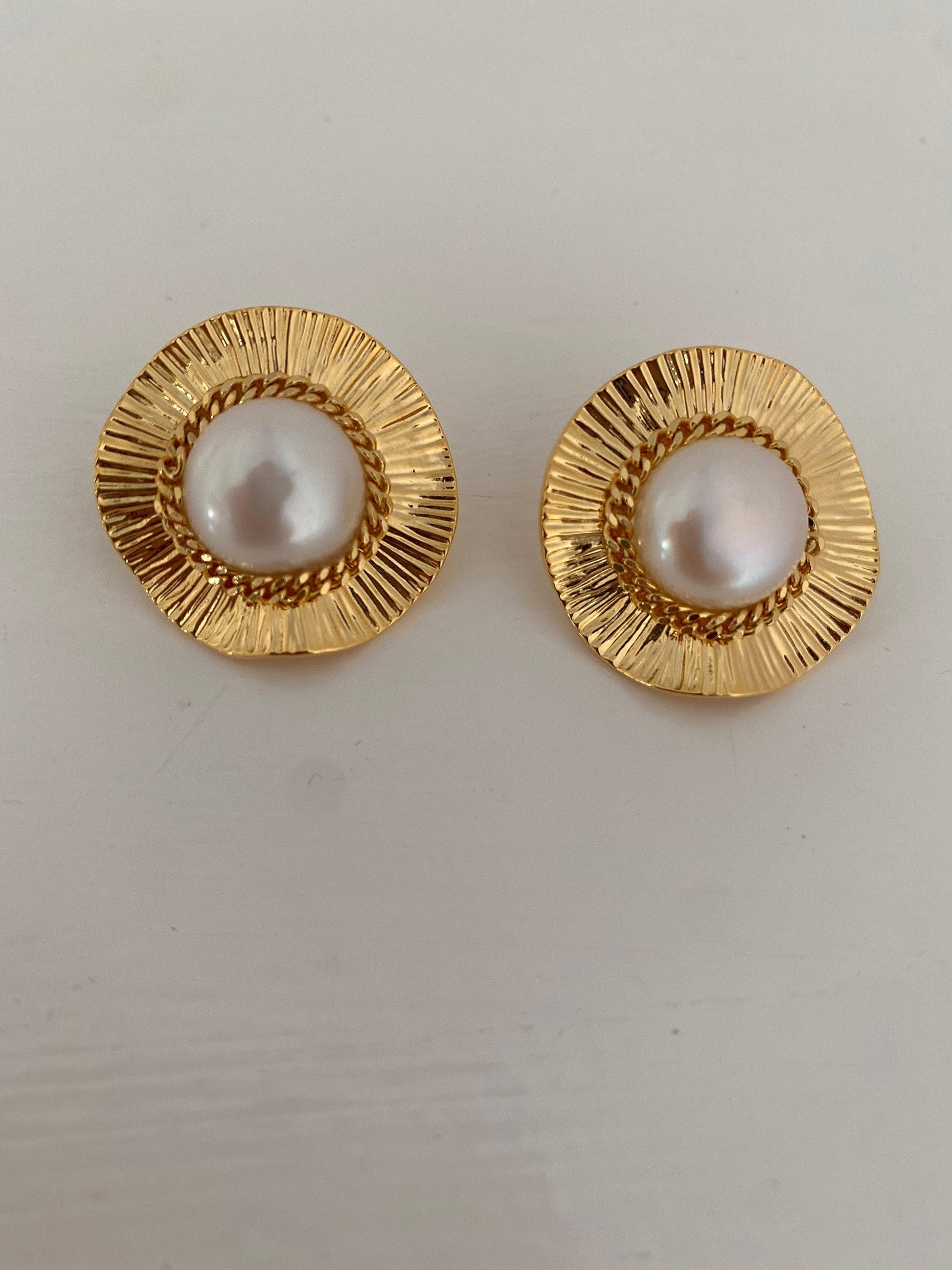 Large Straw Hat Freshwater Pearl Stud Earring, Korean Style Giant Pearl Statement Earring for Her. 18K gold and Wedding Earring eVE United Kingdom