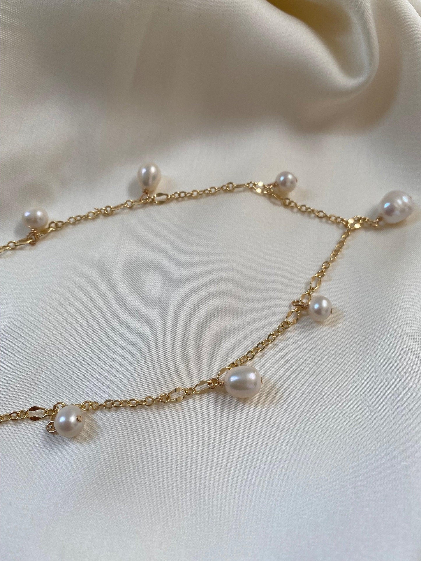 Multiple Freshwater Pearl Figaro Chain Necklace, Korean Style Gold Filled Baroque Charm Necklace, Freshwater Pearl Choker Necklace for Her. eVE United Kingdom