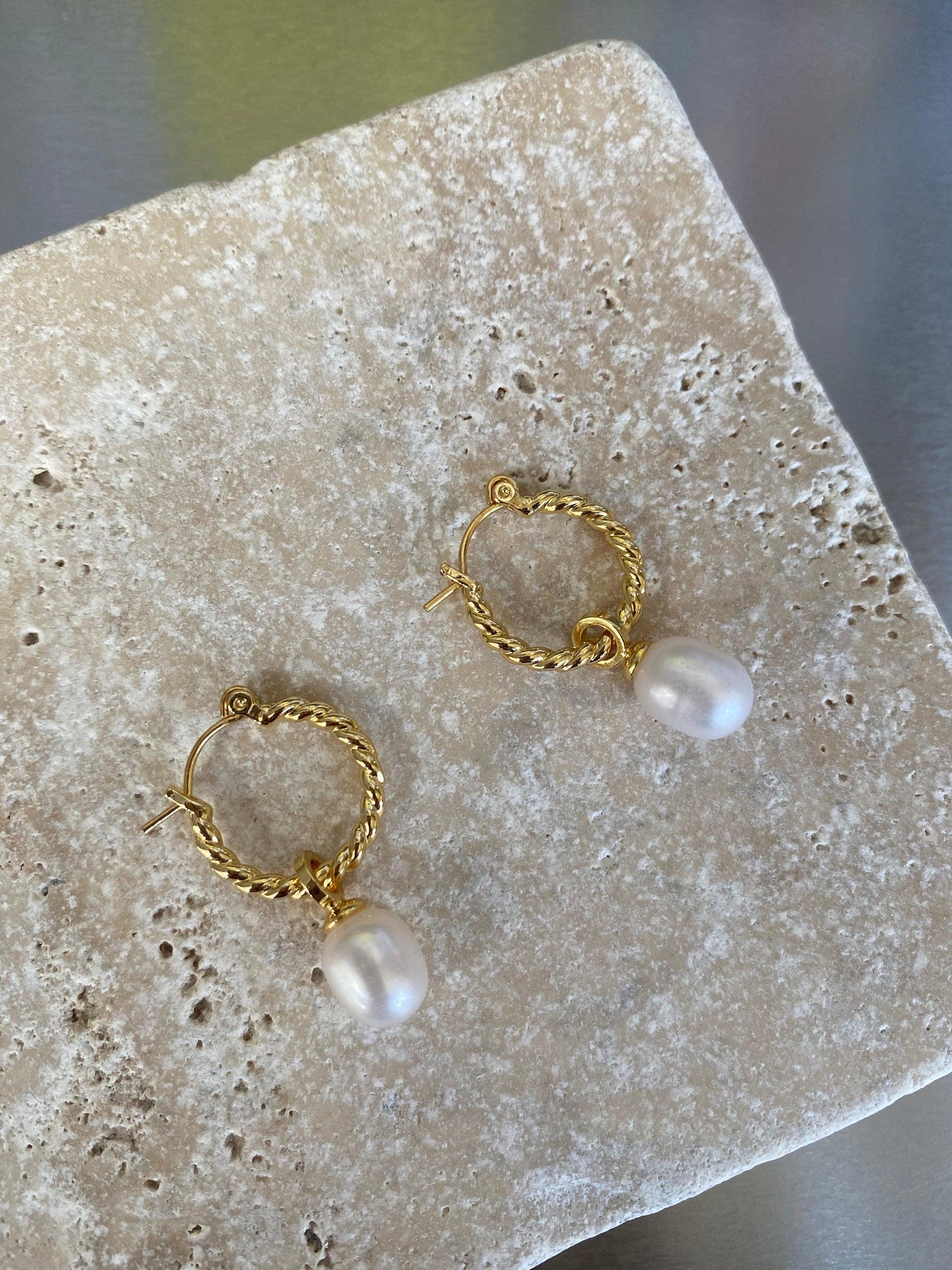 Natural Freshwater Pearl Hoop Earring, Twisted Freshwater Pearl Dangle Earring for Her, 2 Way Statement Earring, 18K Gold eVE United Kingdom